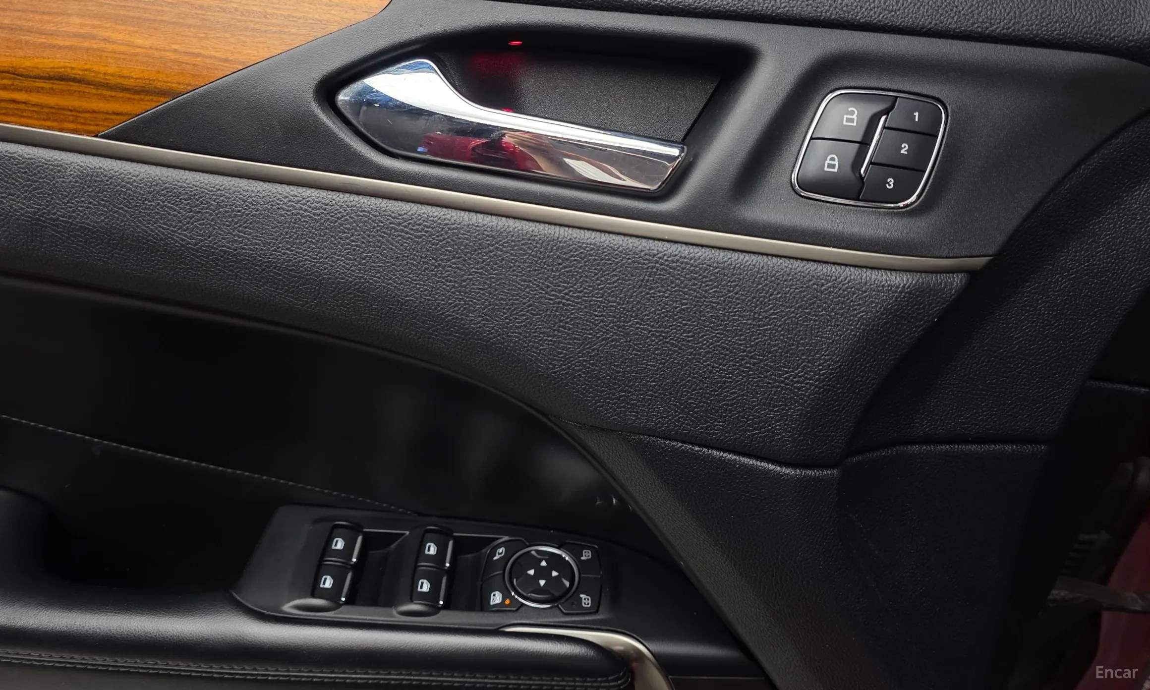 Lincoln MKC превью 12