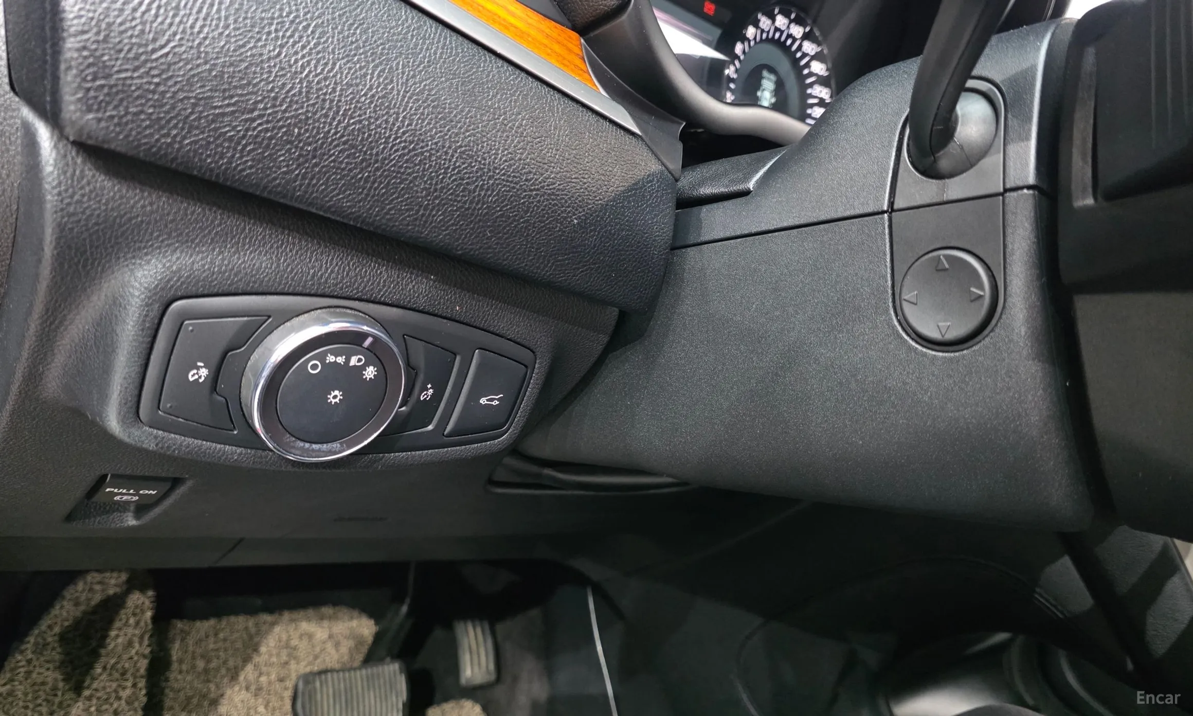 Lincoln MKC превью 13