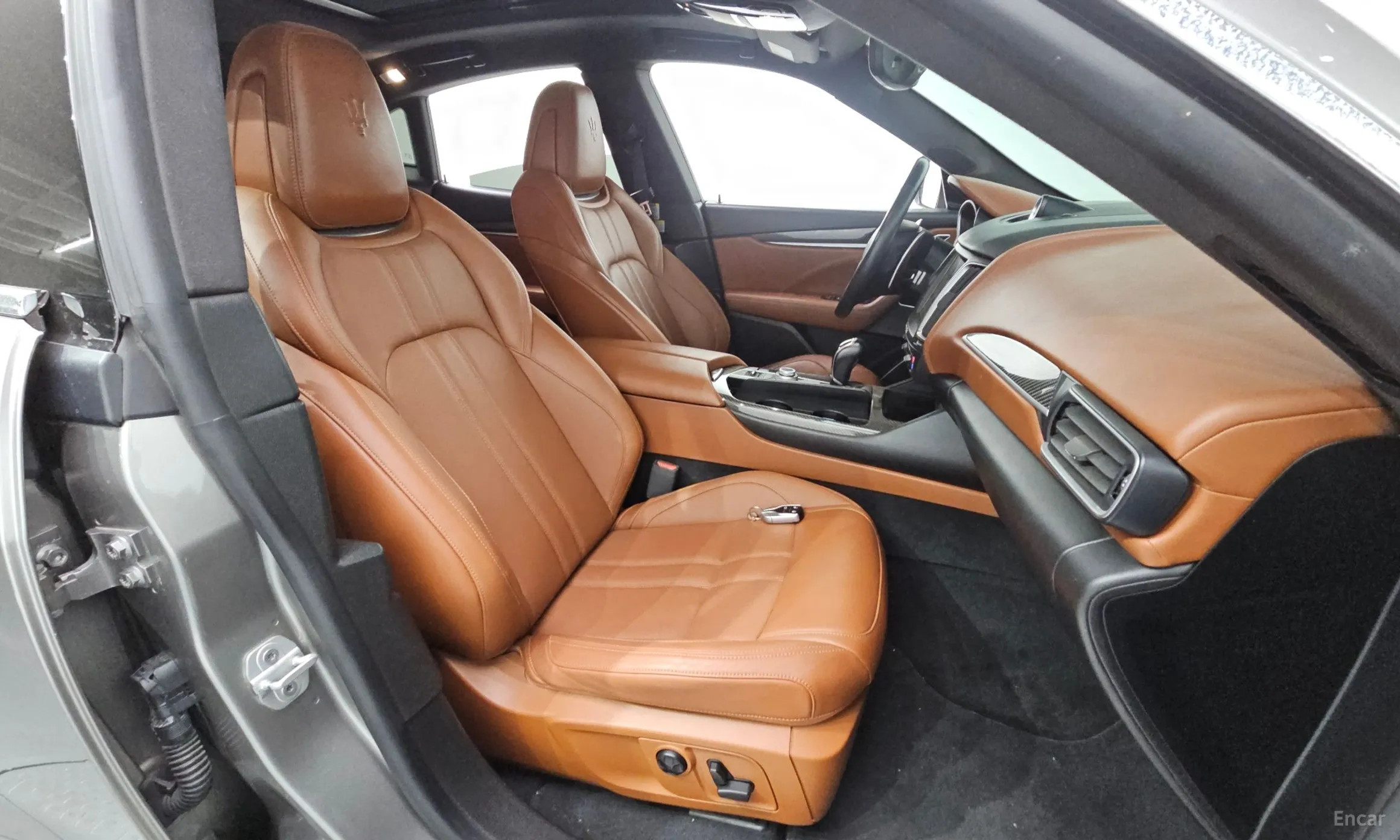 Maserati Levante превью 11