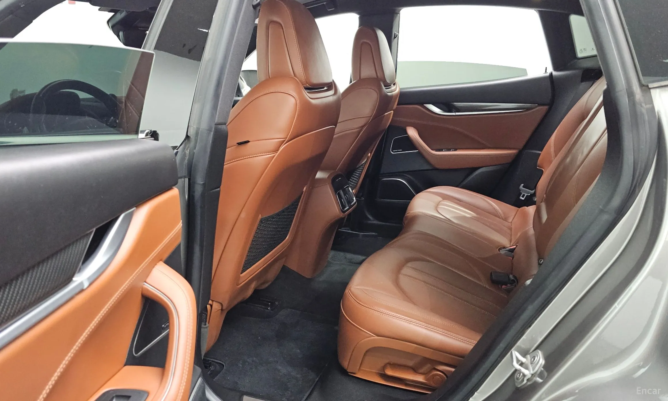 Maserati Levante превью 12