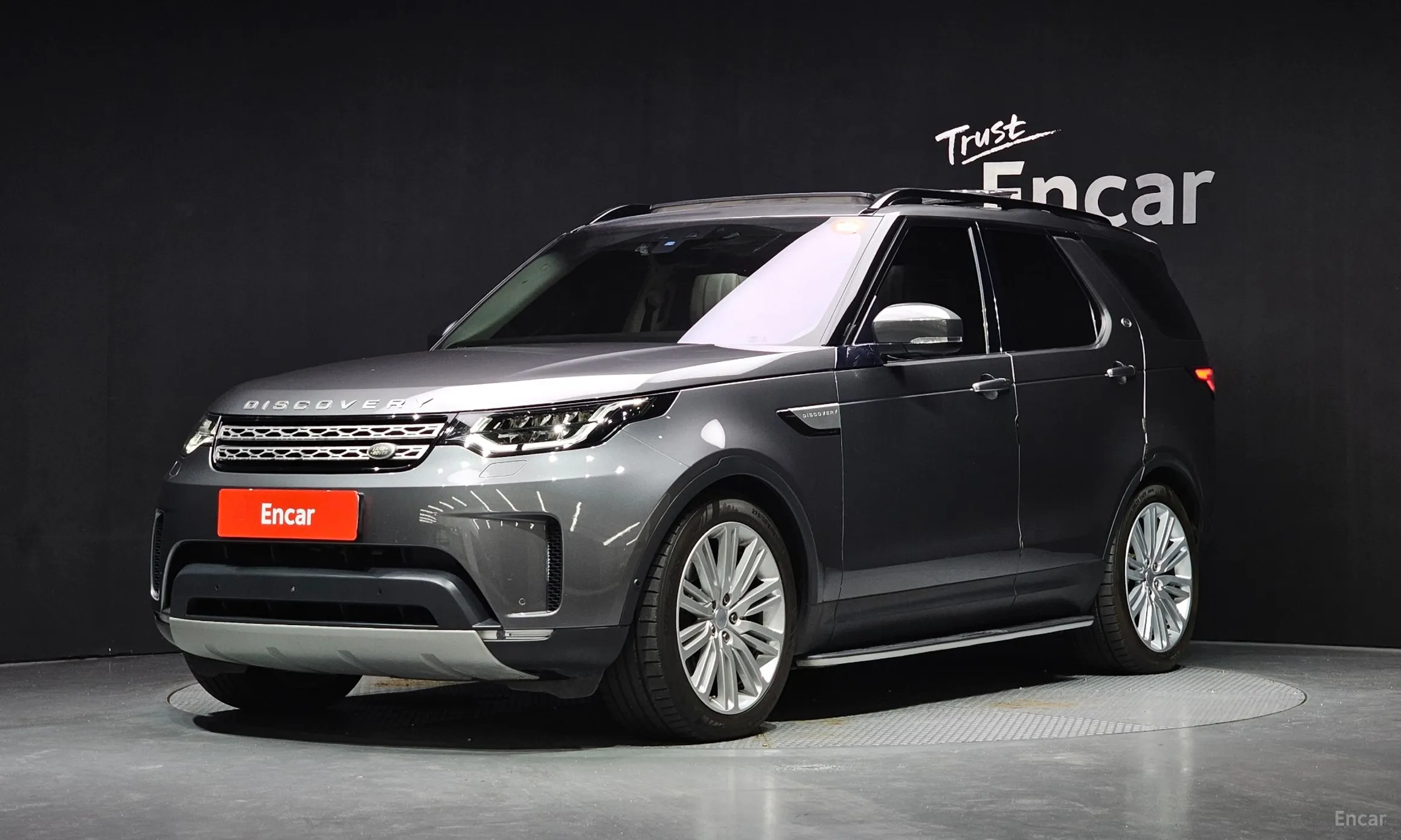 Land Rover Discovery 5