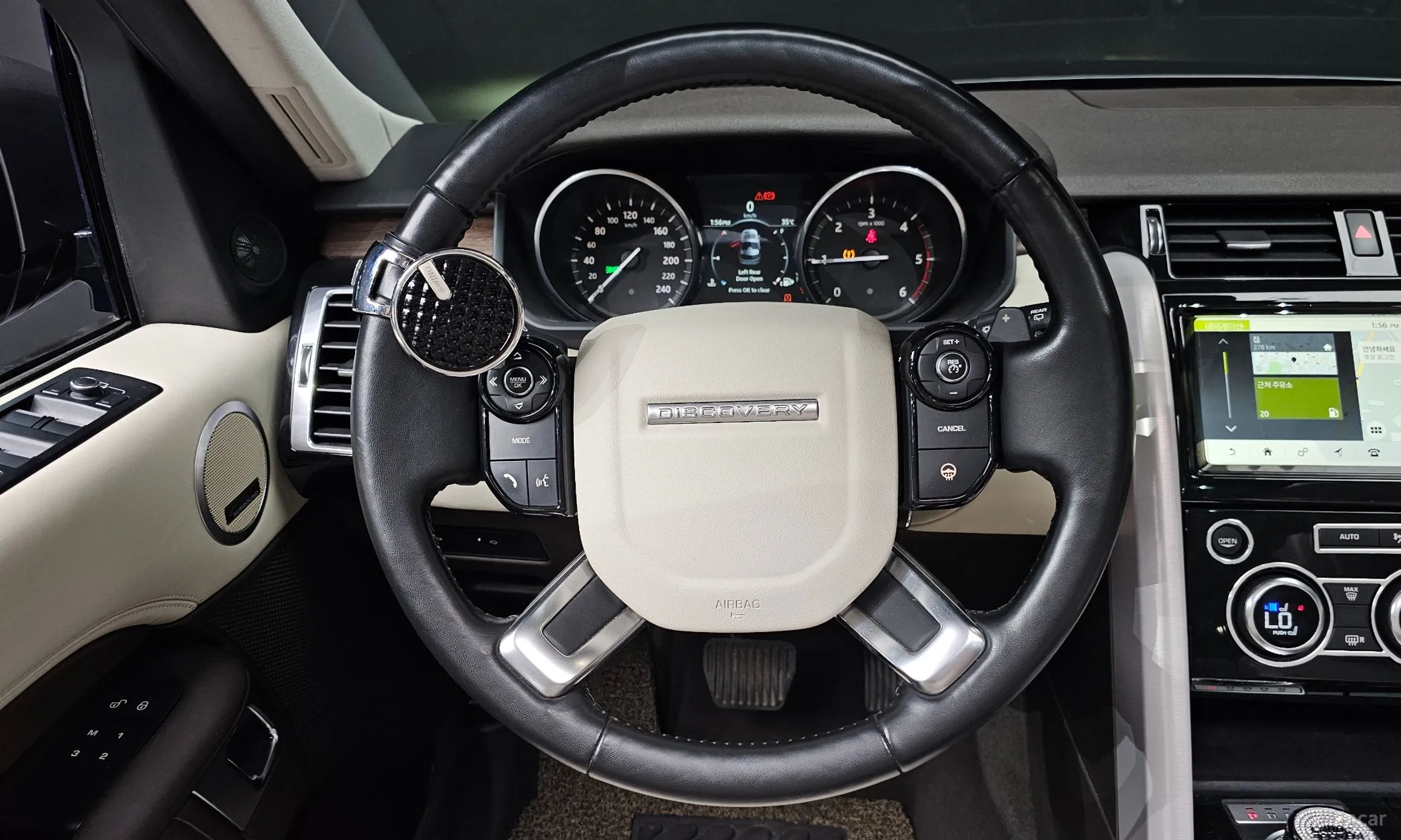 Land Rover Discovery 5 превью 15