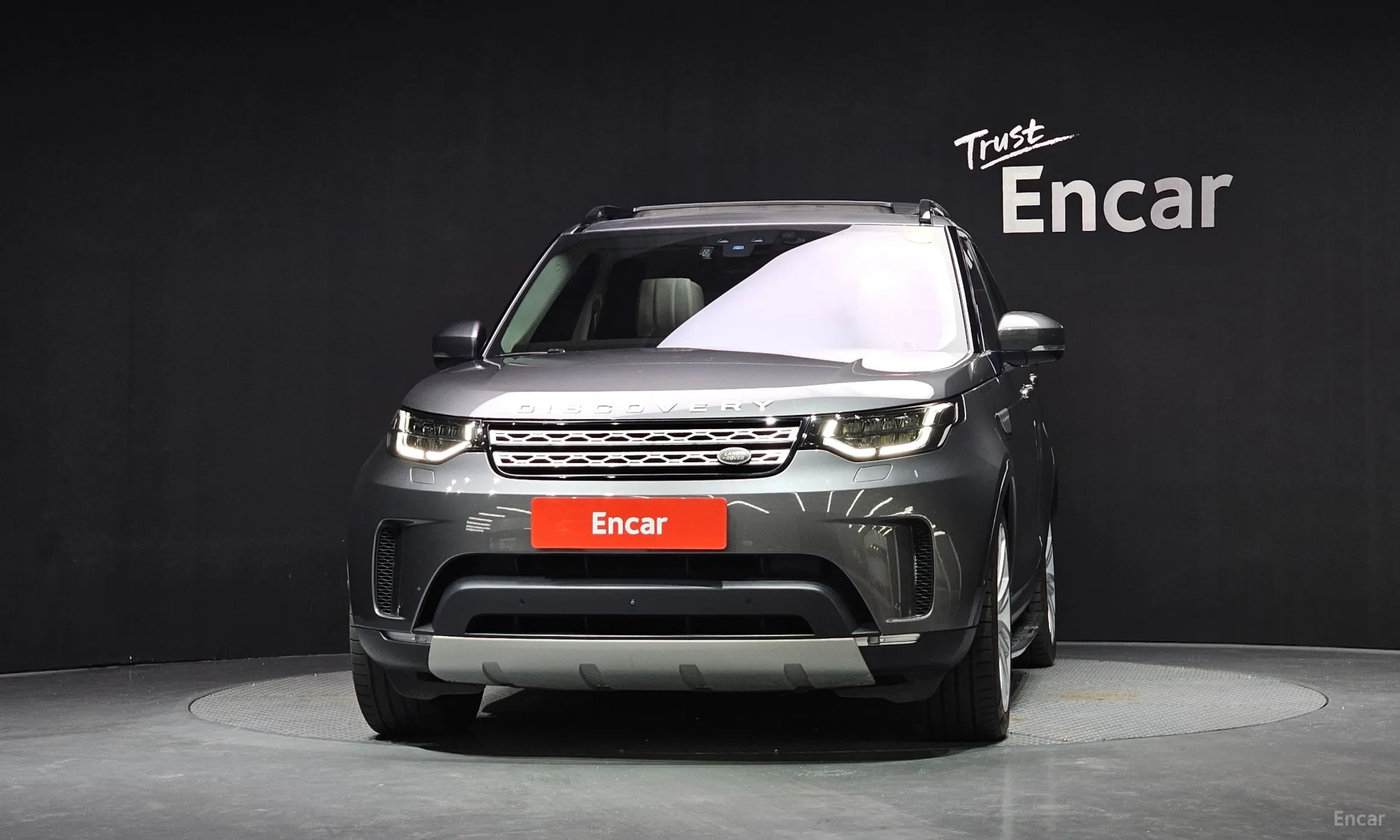 Land Rover Discovery 5 превью 3