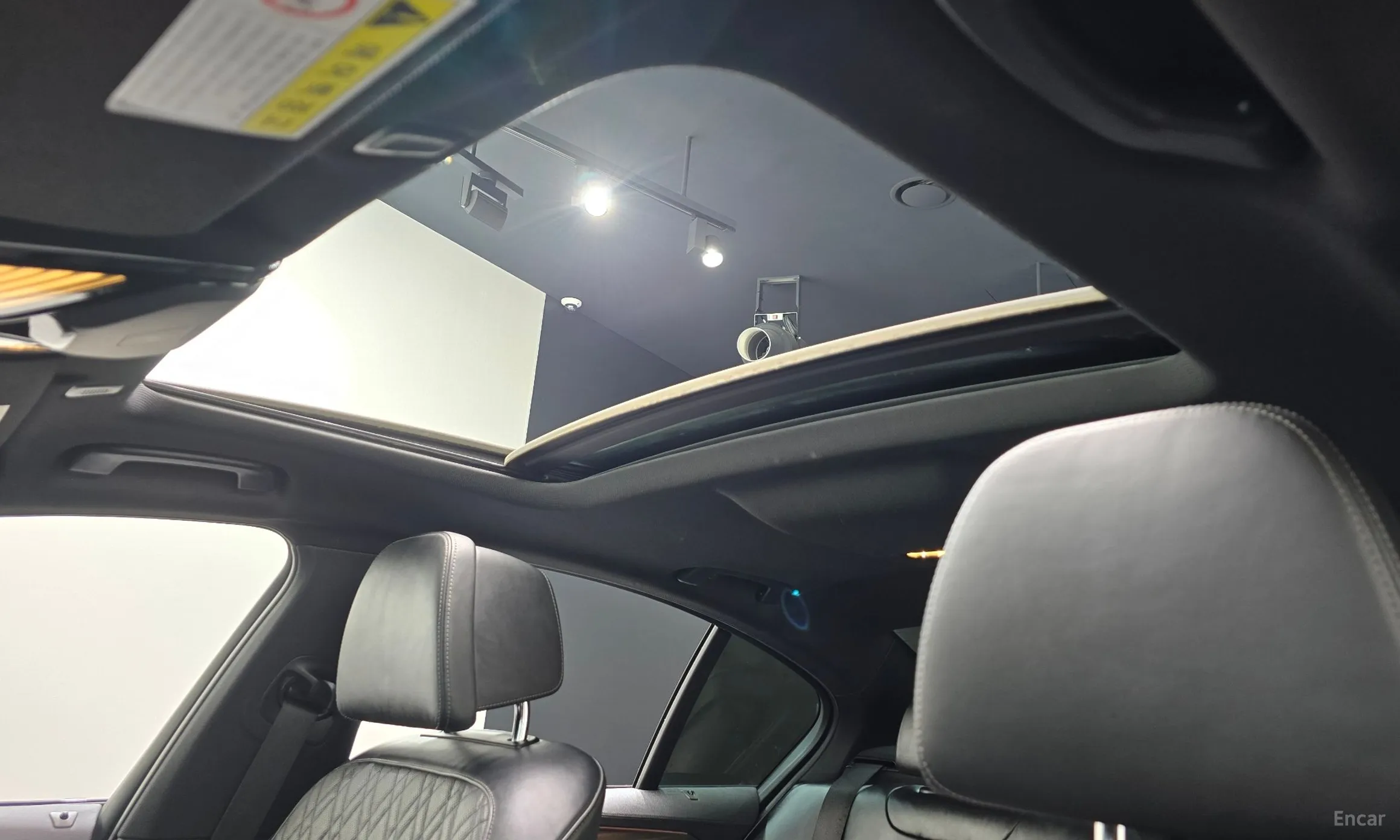 BMW 5 Series (G30) превью 18