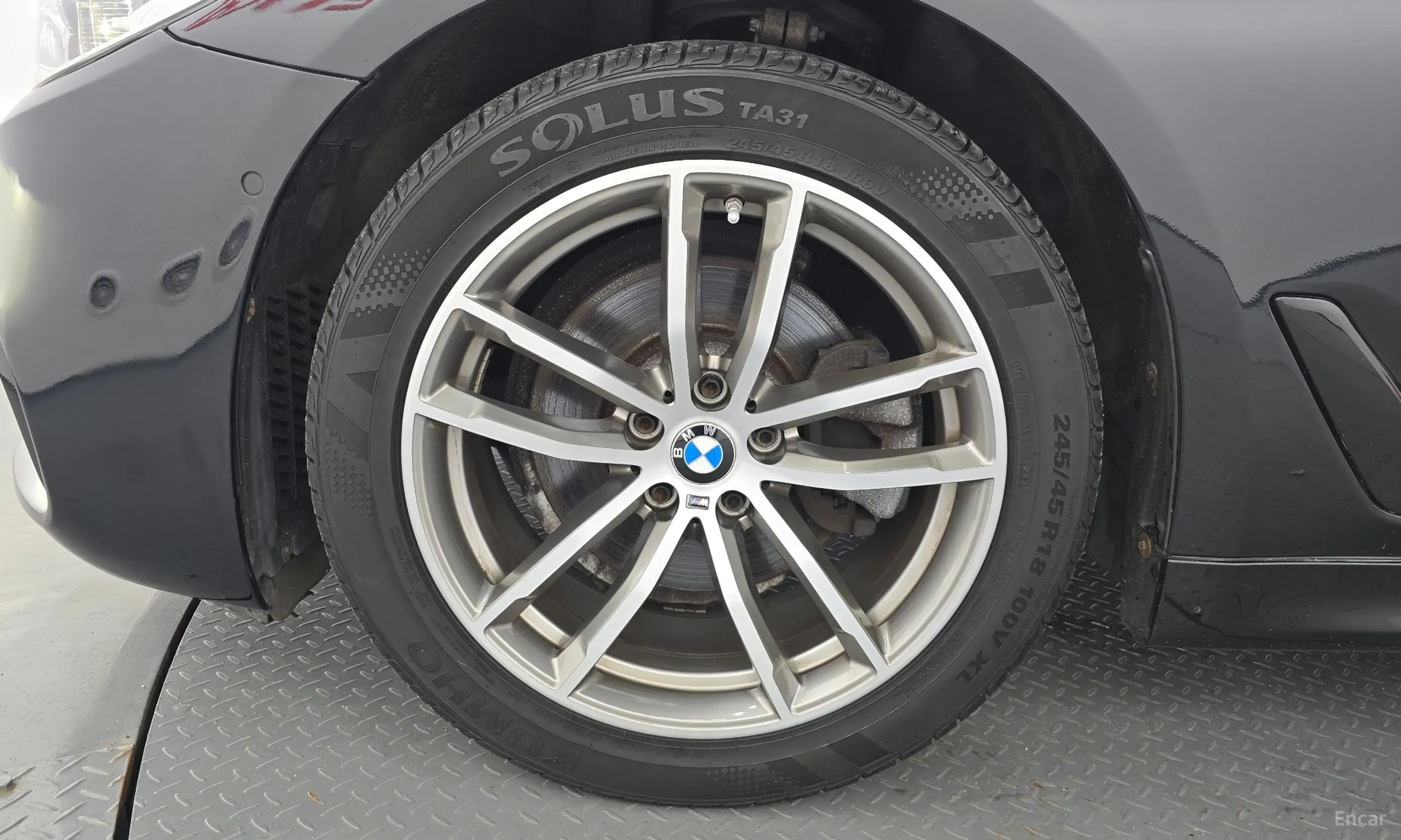 BMW 5 Series (G30) превью 5