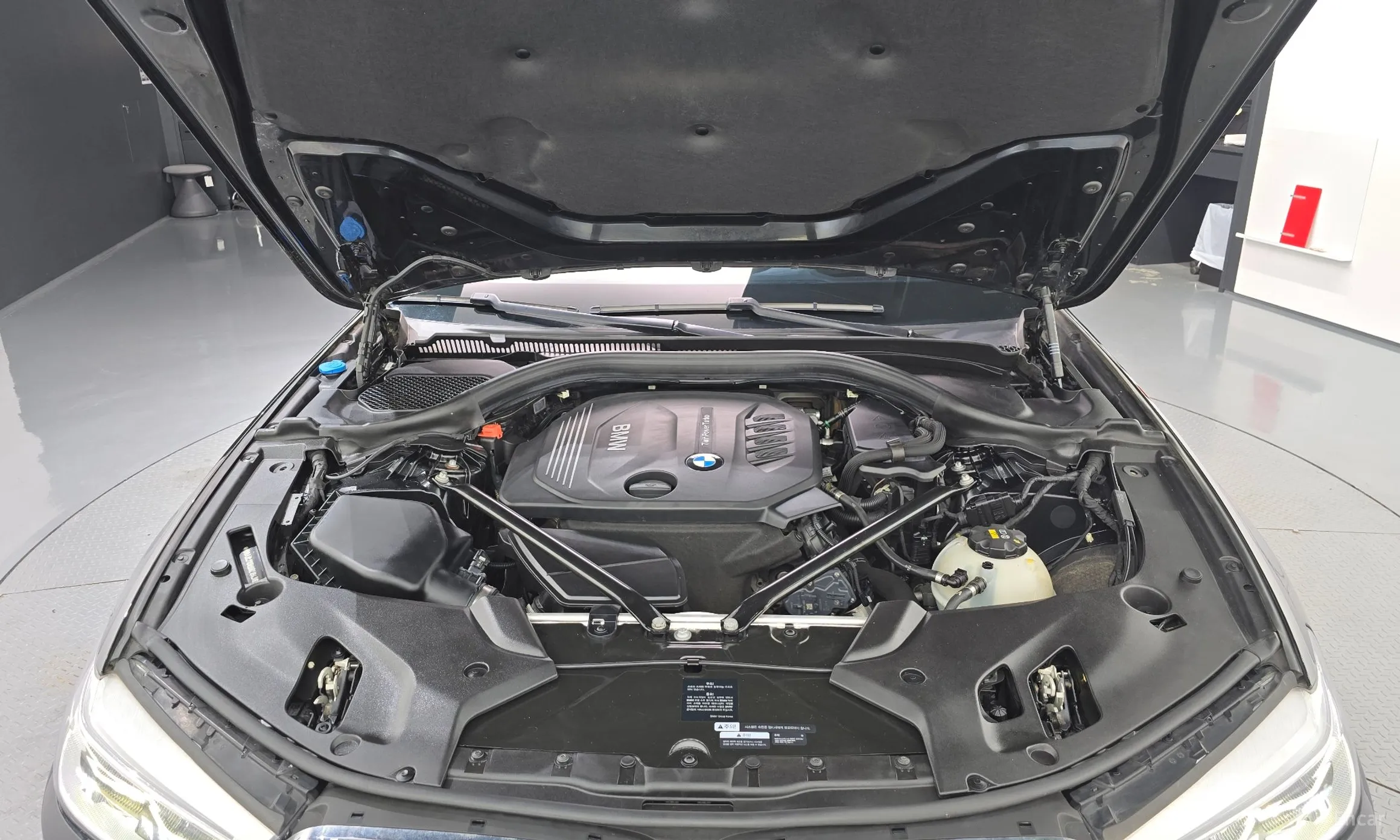 BMW 5 Series (G30) превью 6