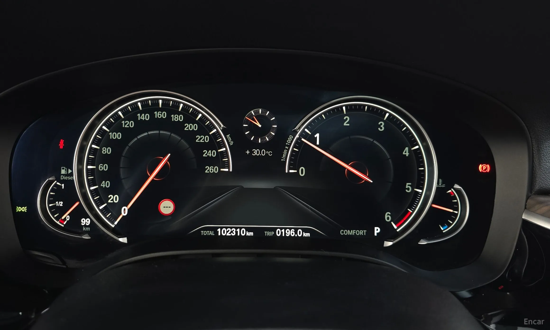 BMW 5 Series (G30) превью 8