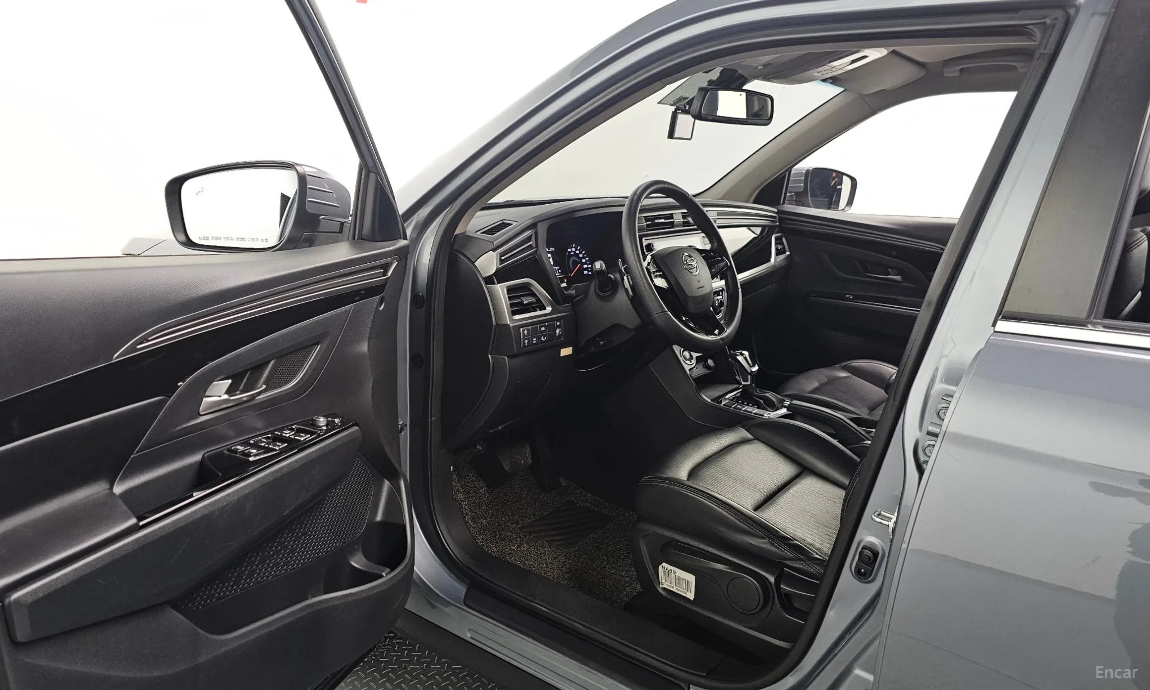 KG Mobility (SsangYong) Beautiful Korando превью 10
