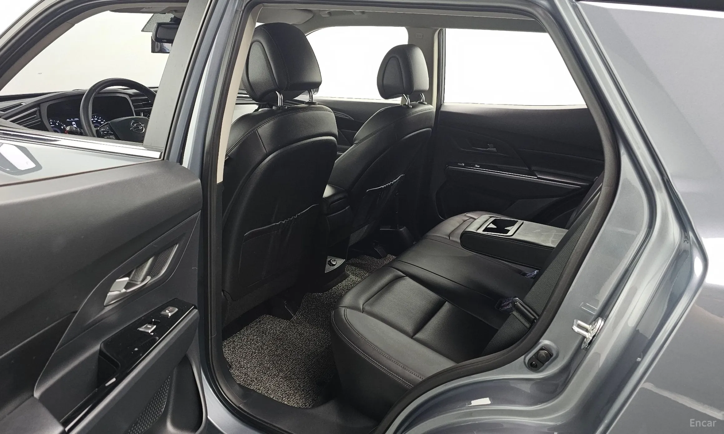 KG Mobility (SsangYong) Beautiful Korando превью 11