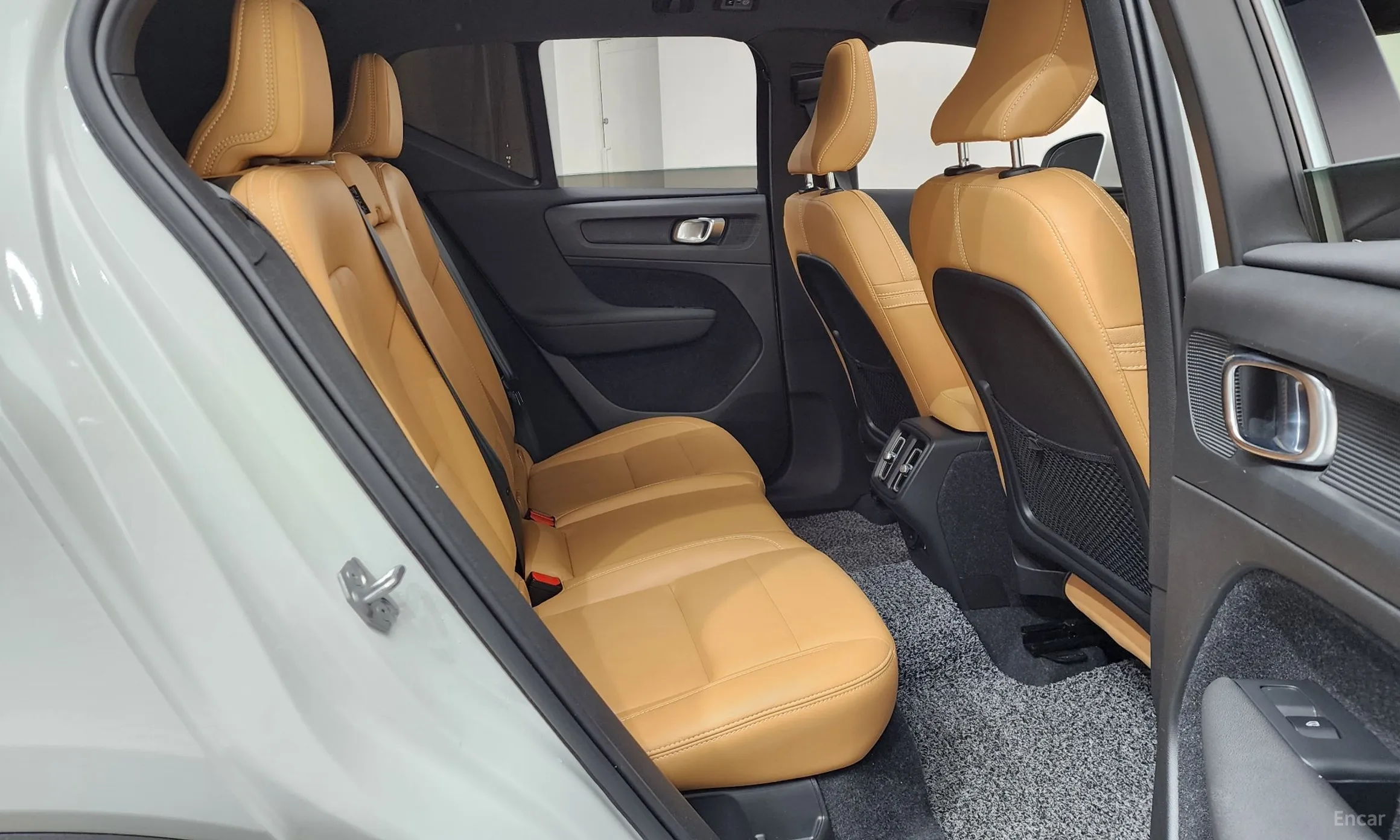 Volvo XC40 превью 11