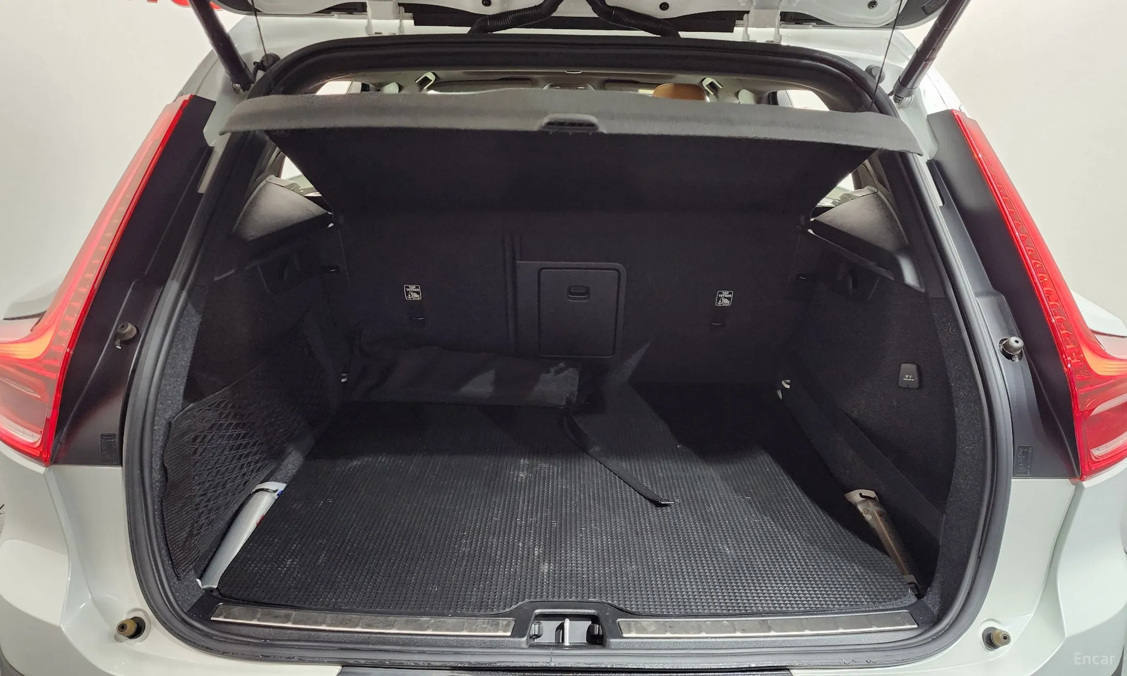 Volvo XC40 превью 20