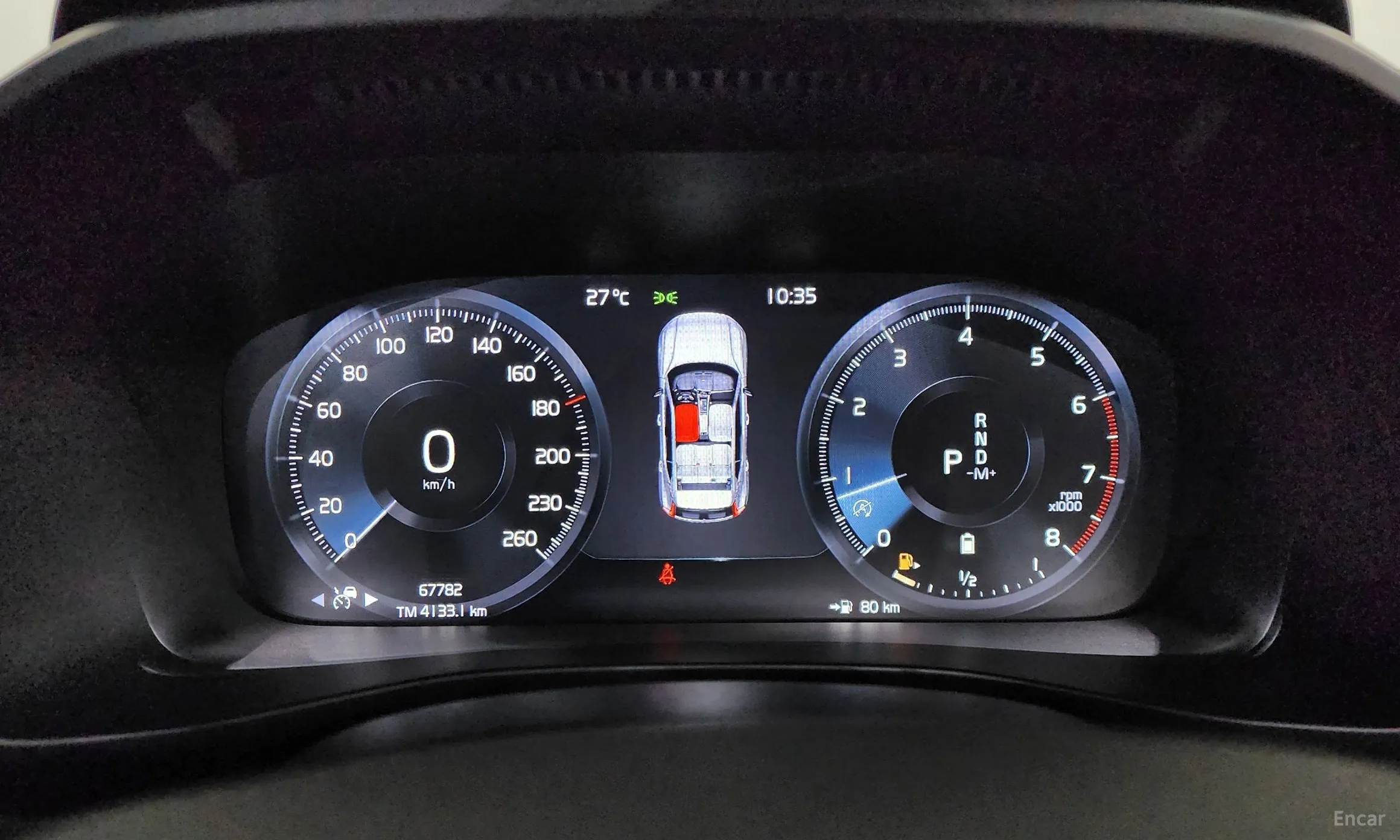 Volvo XC40 превью 8