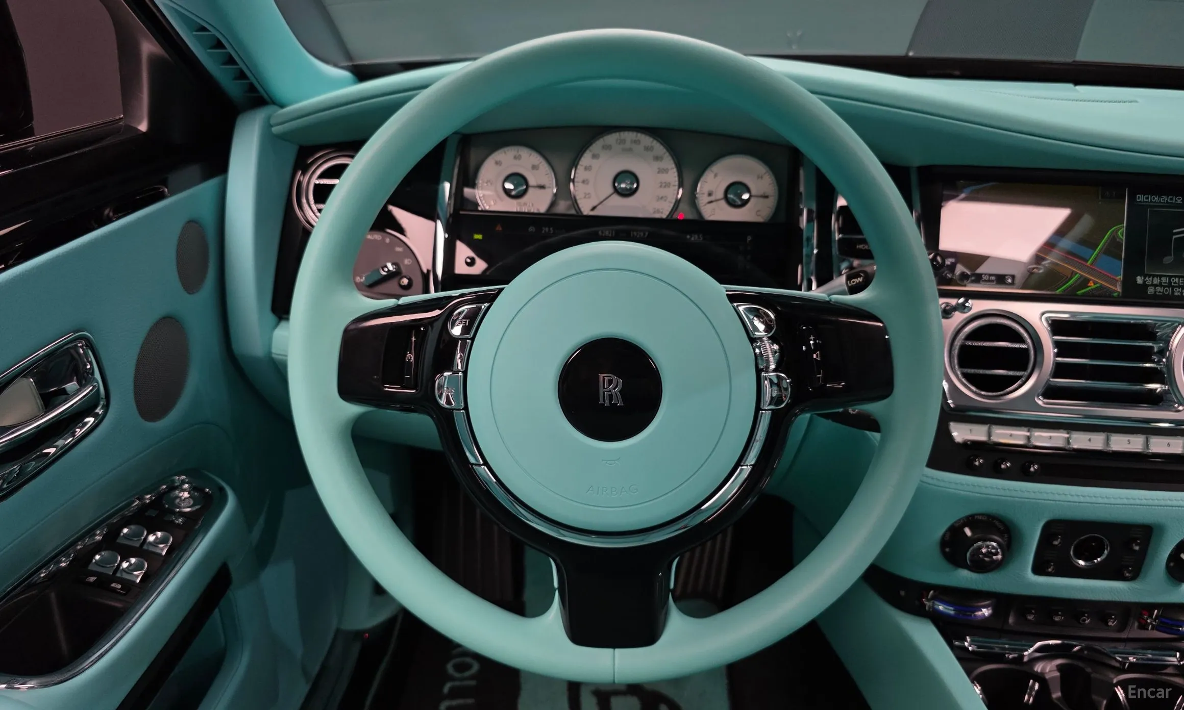 Rolls-Royce Ghost превью 13