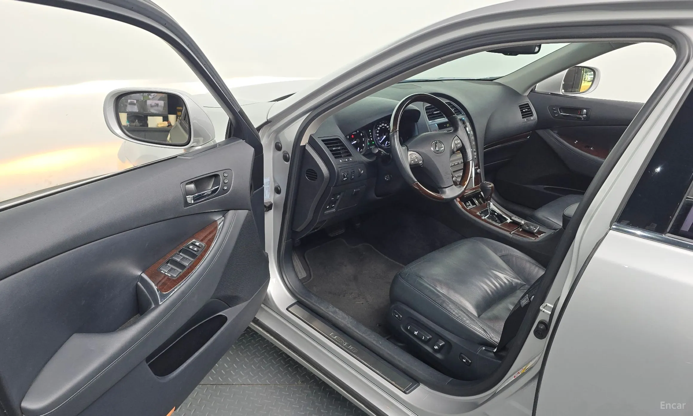 Lexus ES350 превью 10