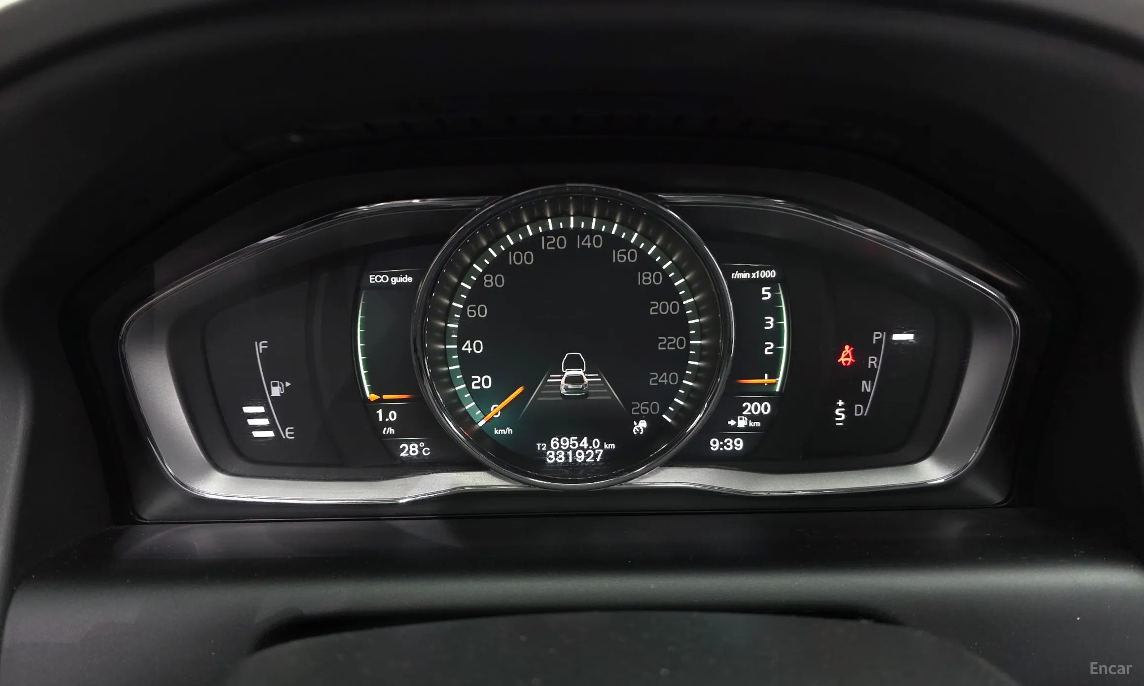 Volvo XC60 превью 8