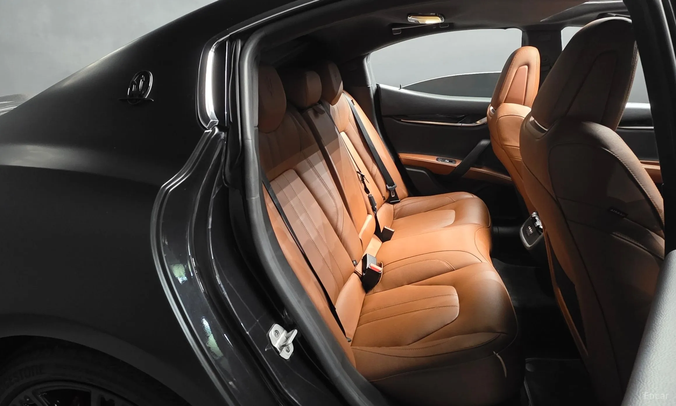 Maserati Ghibli превью 11