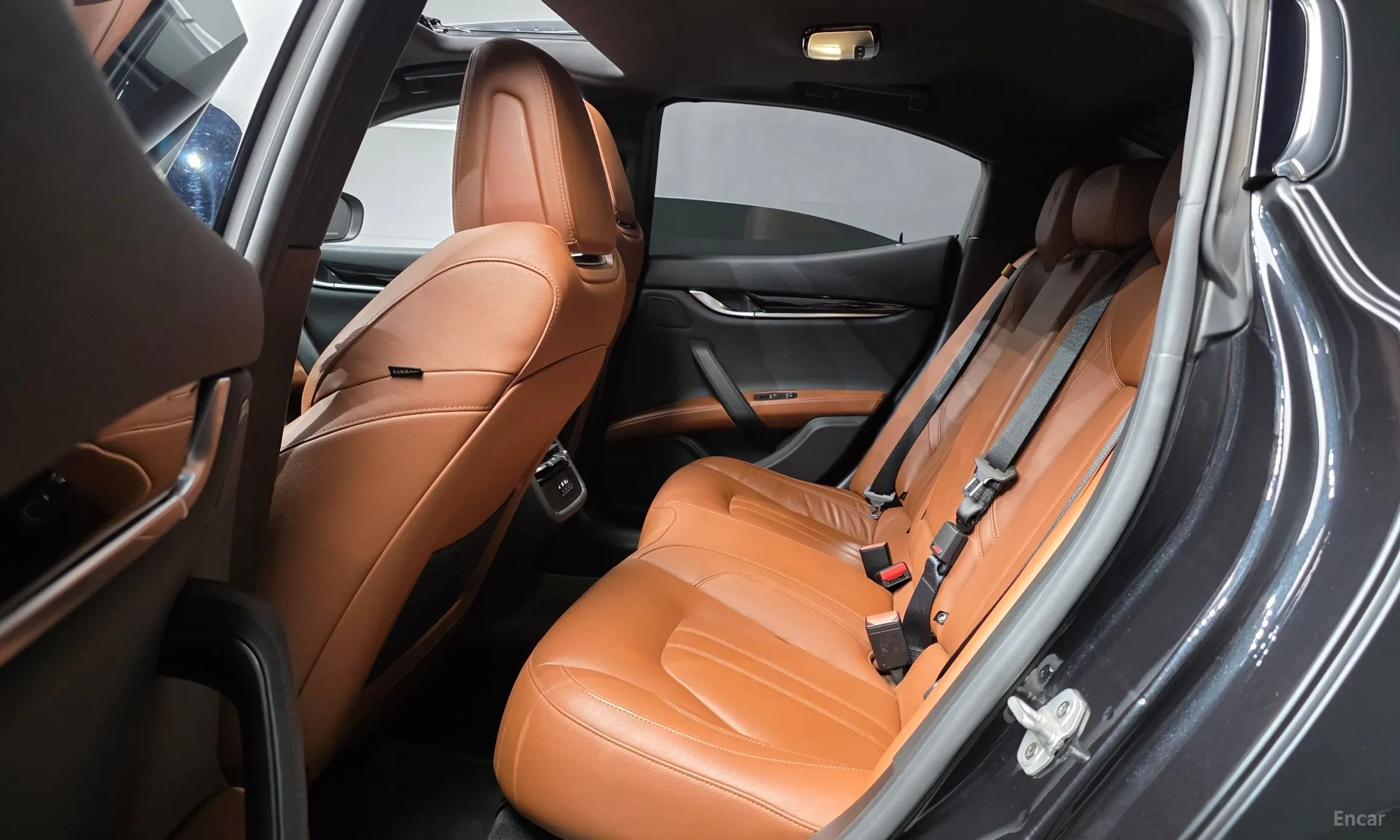 Maserati Ghibli превью 12