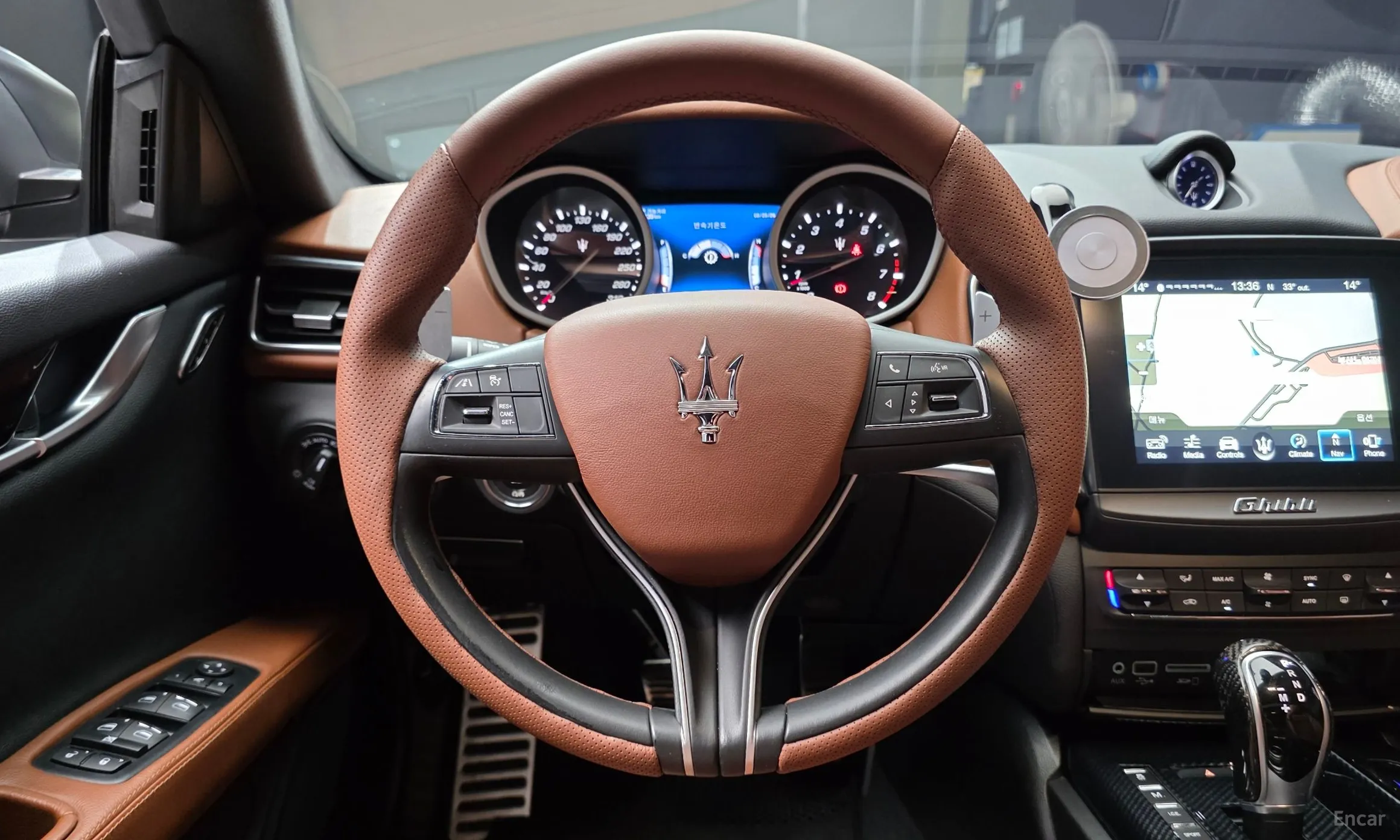 Maserati Ghibli превью 13