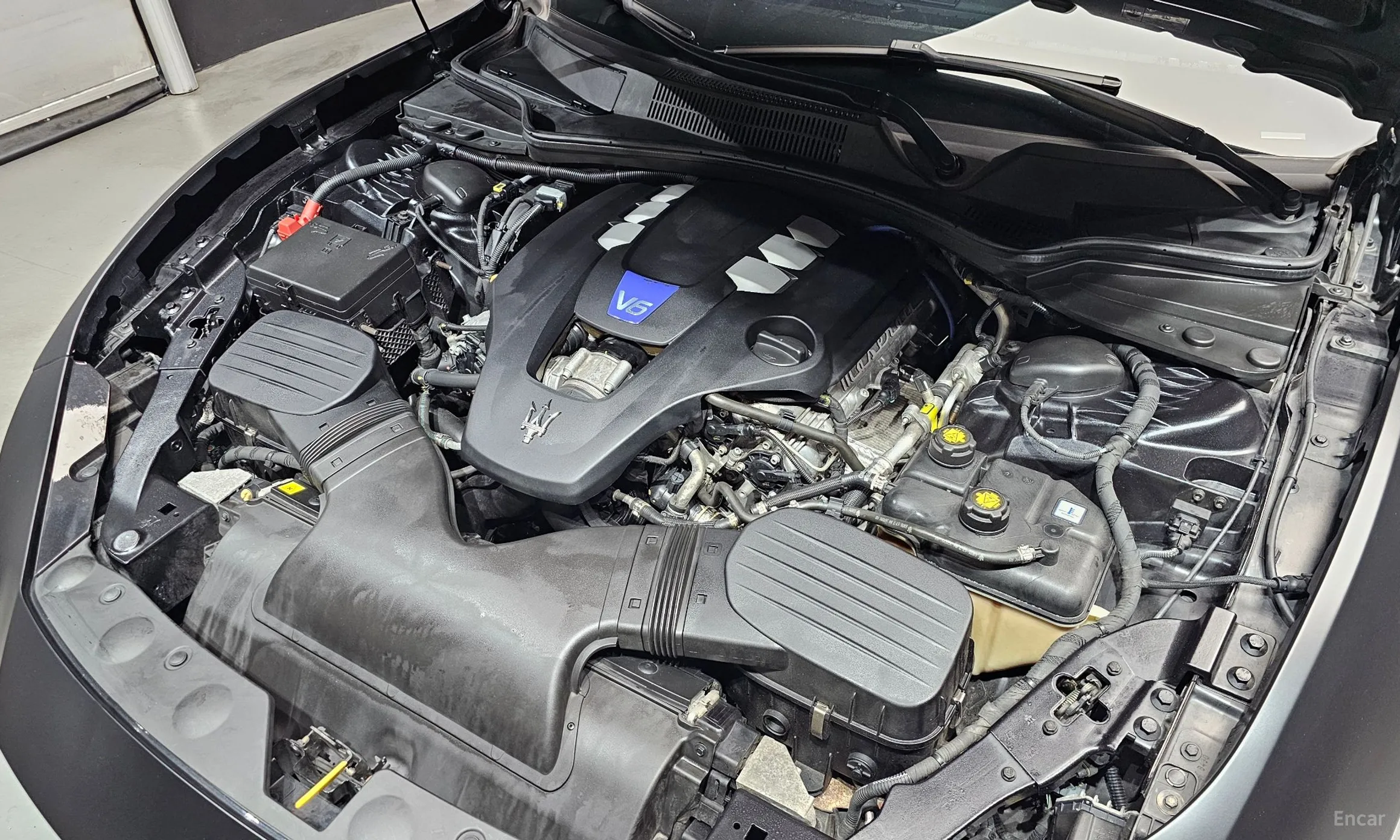 Maserati Ghibli превью 6