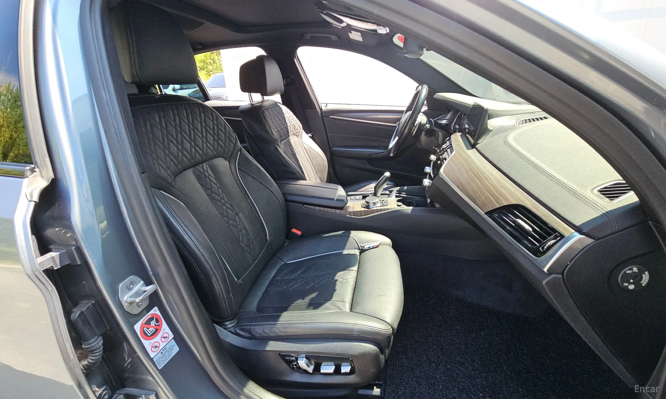 BMW 5 Series (G30) превью 11