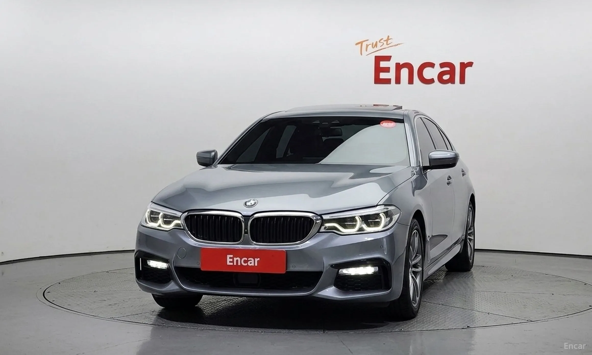 BMW 5 Series (G30) превью 3