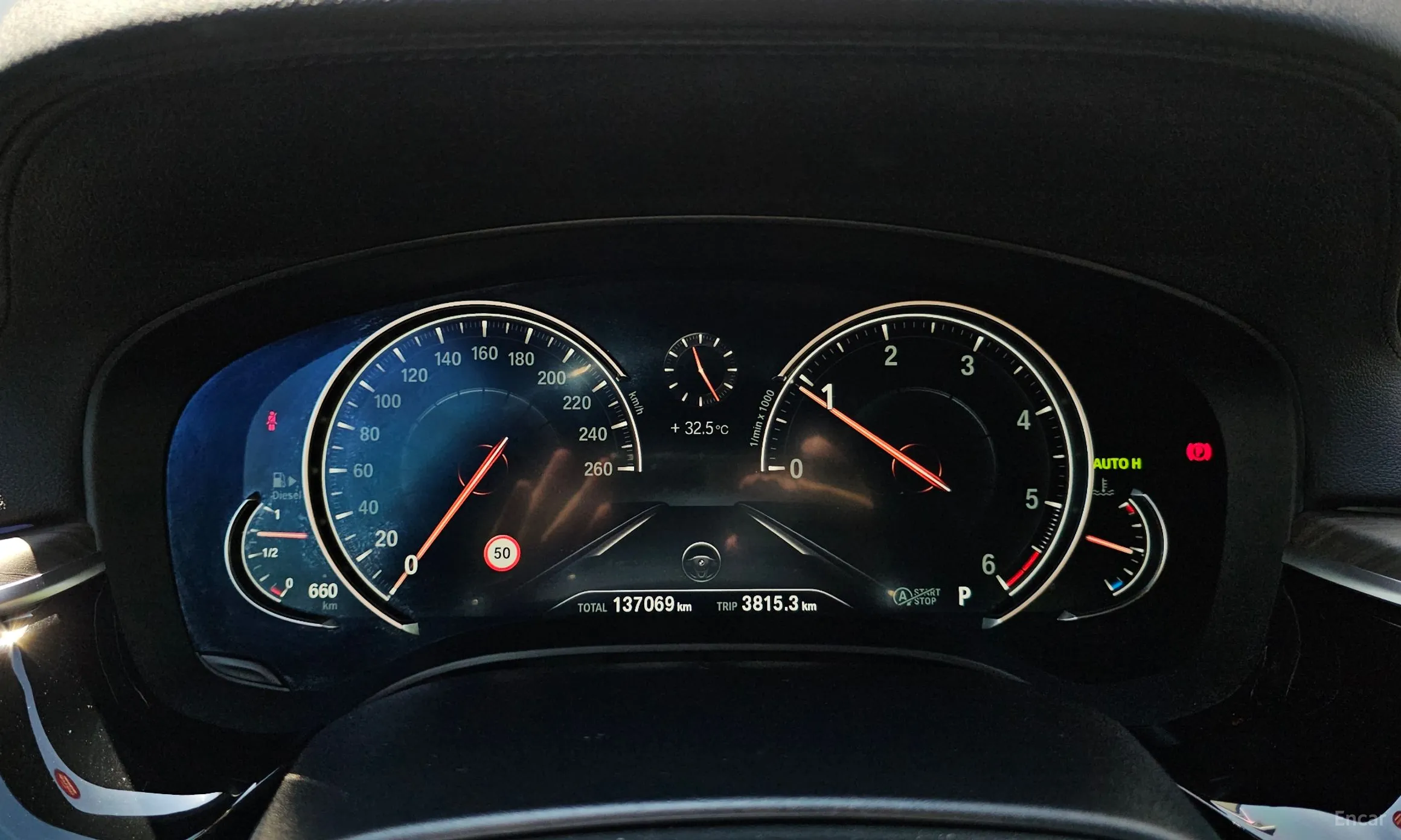 BMW 5 Series (G30) превью 8