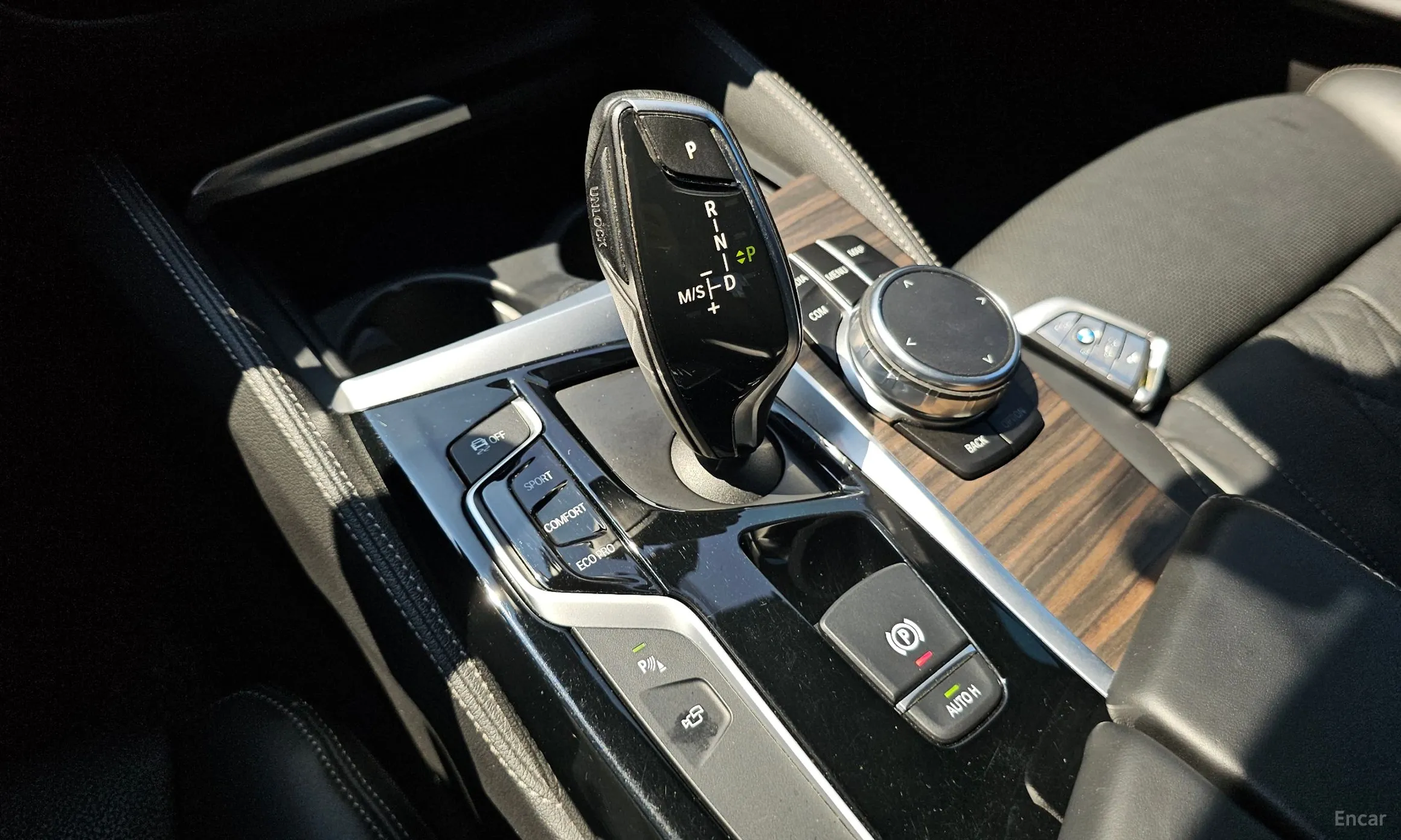 BMW 5 Series (G30) превью 9