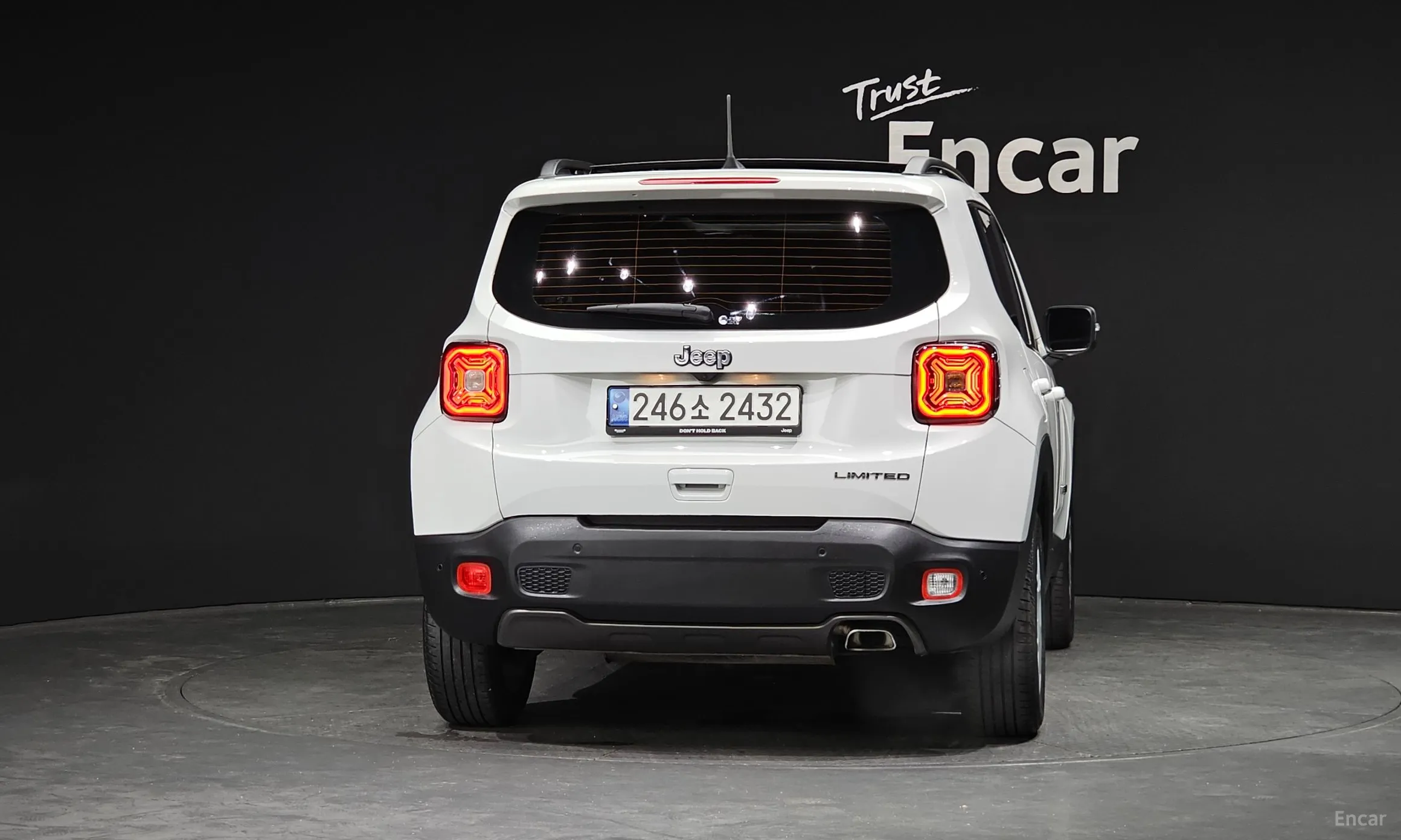 Jeep Renegade превью 4