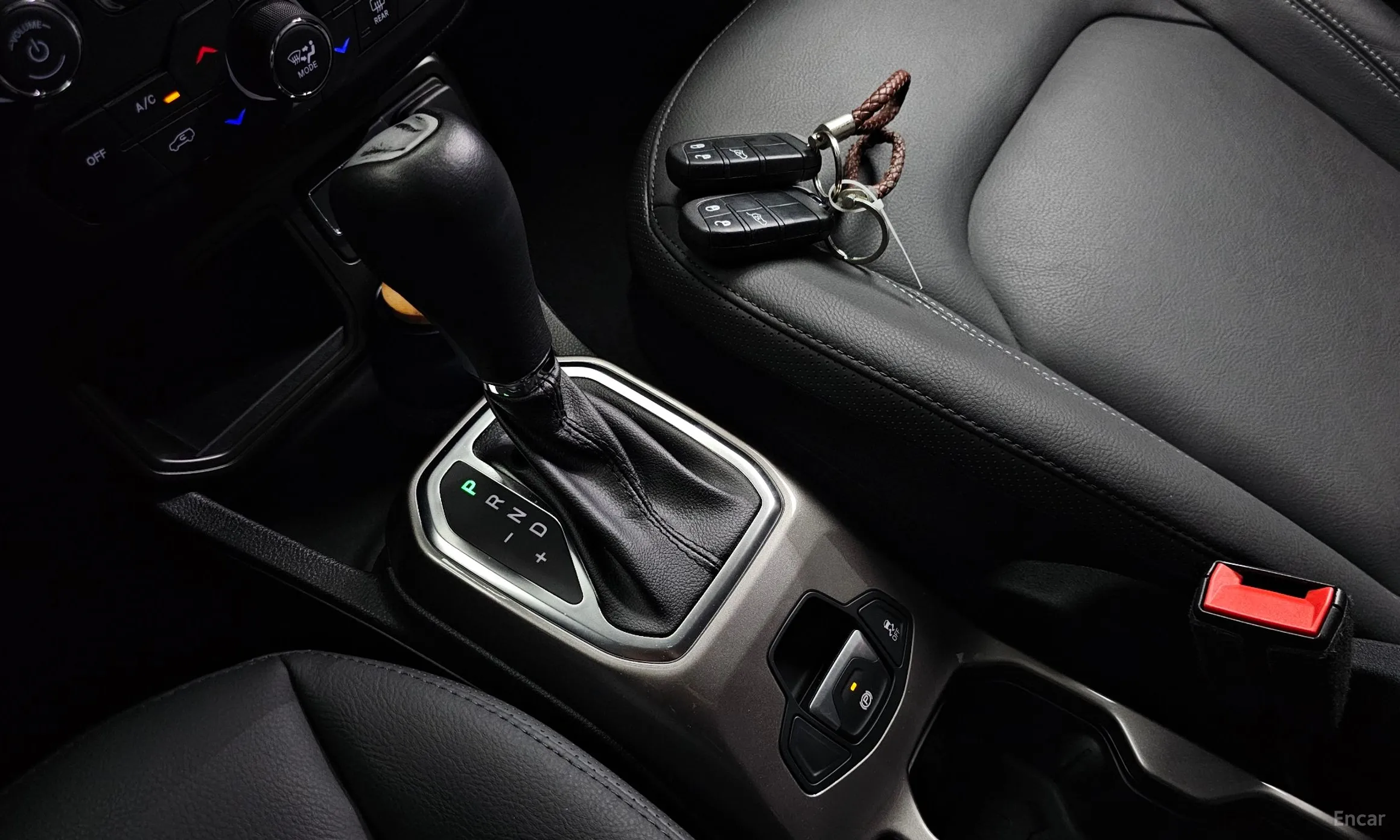 Jeep Renegade превью 9