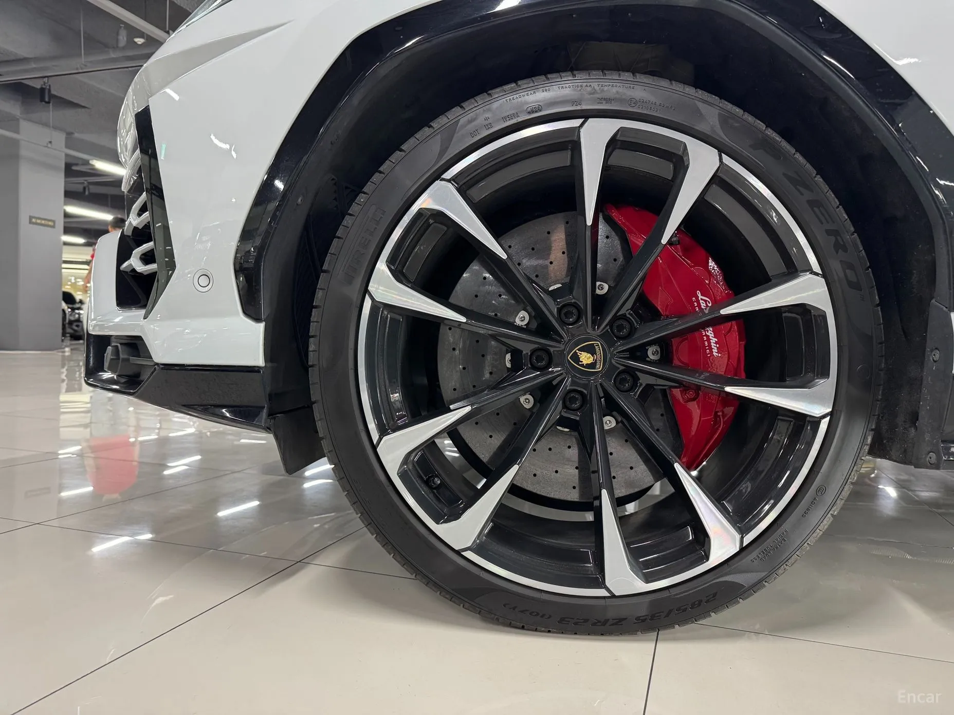 Lamborghini Urus превью 14
