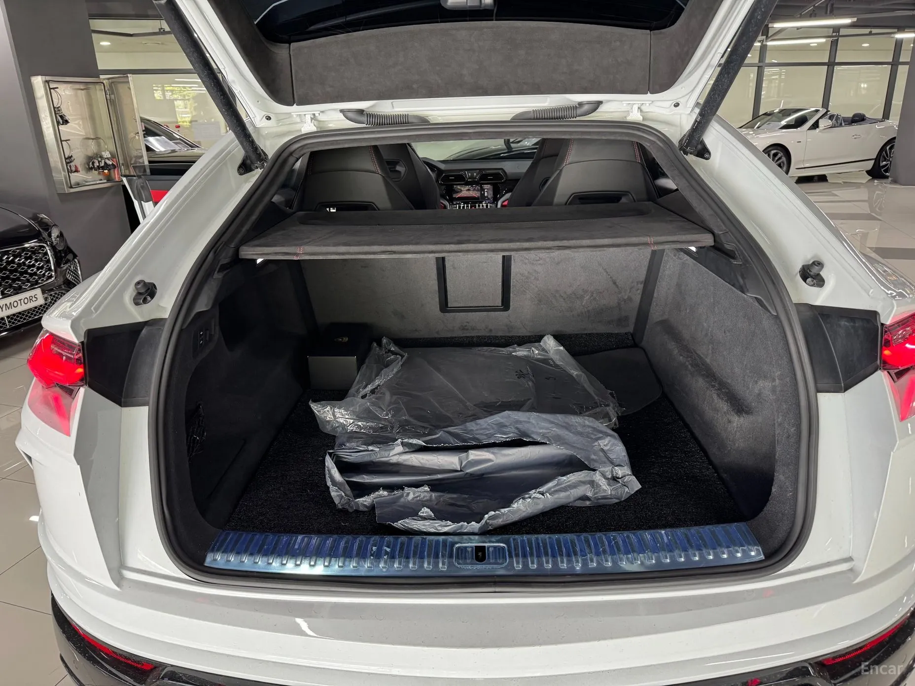 Lamborghini Urus превью 15