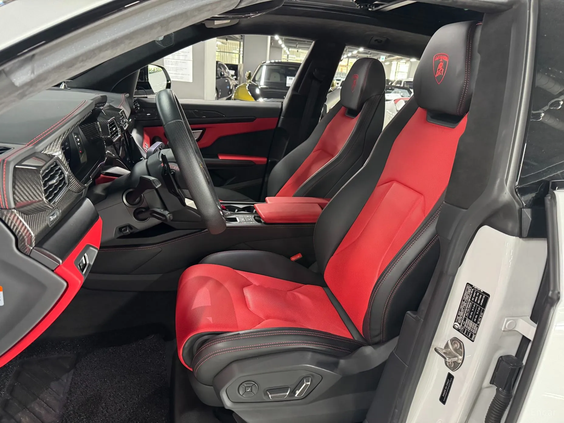 Lamborghini Urus превью 7