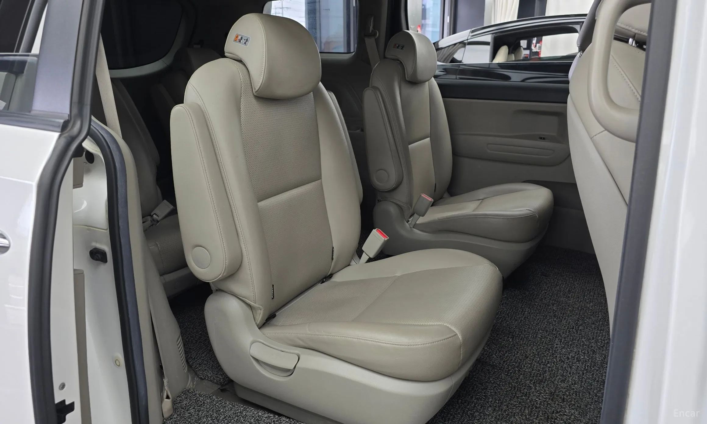Kia Carnival превью 11