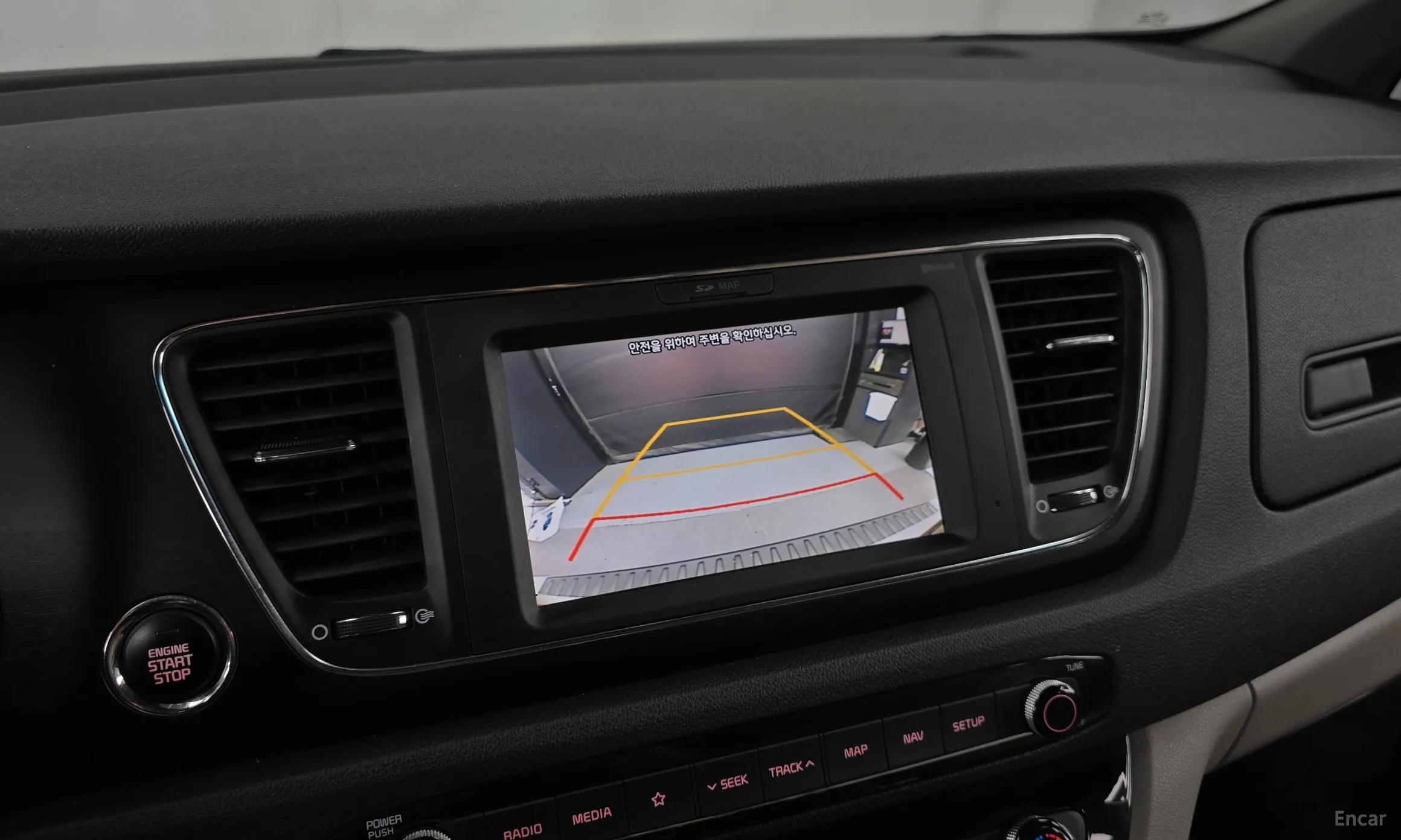 Kia Carnival превью 15