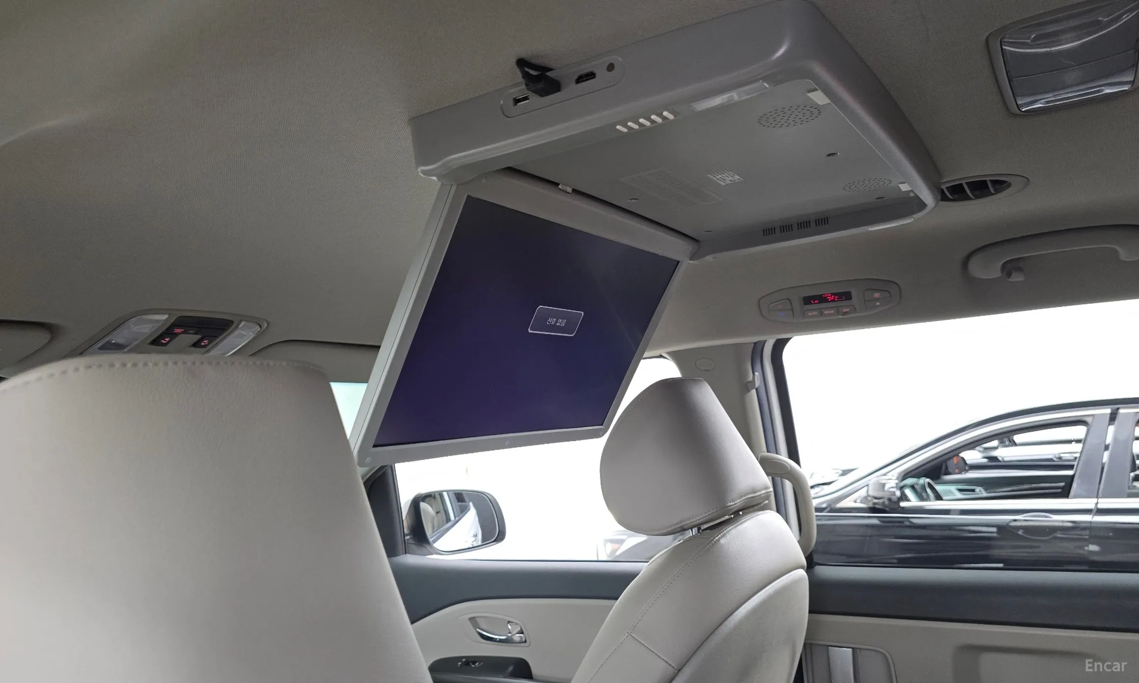 Kia Carnival превью 17