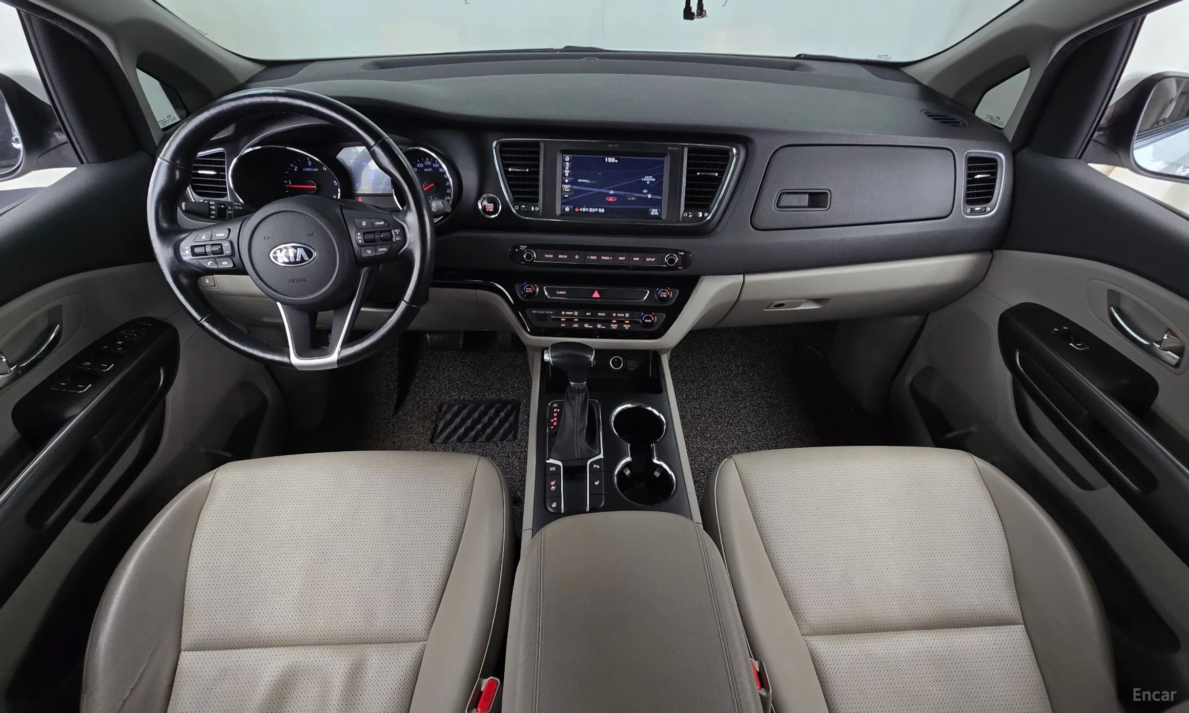 Kia Carnival превью 7