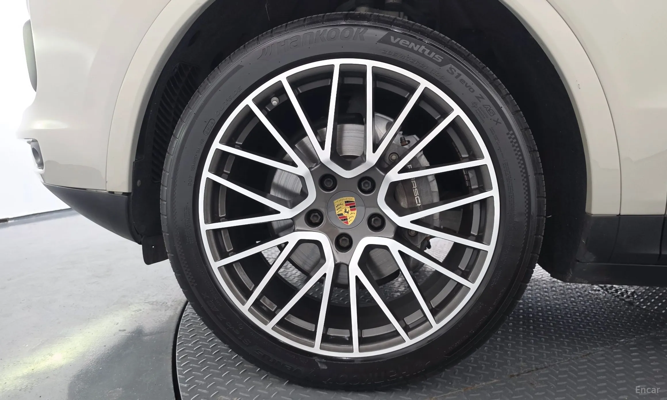 Porsche Cayenne (PO536) превью 5