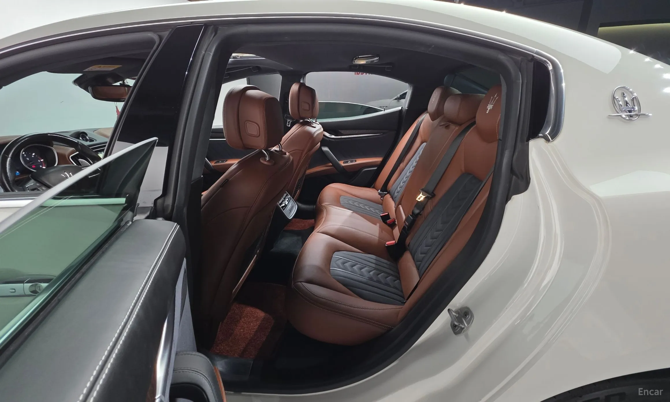 Maserati Ghibli превью 17
