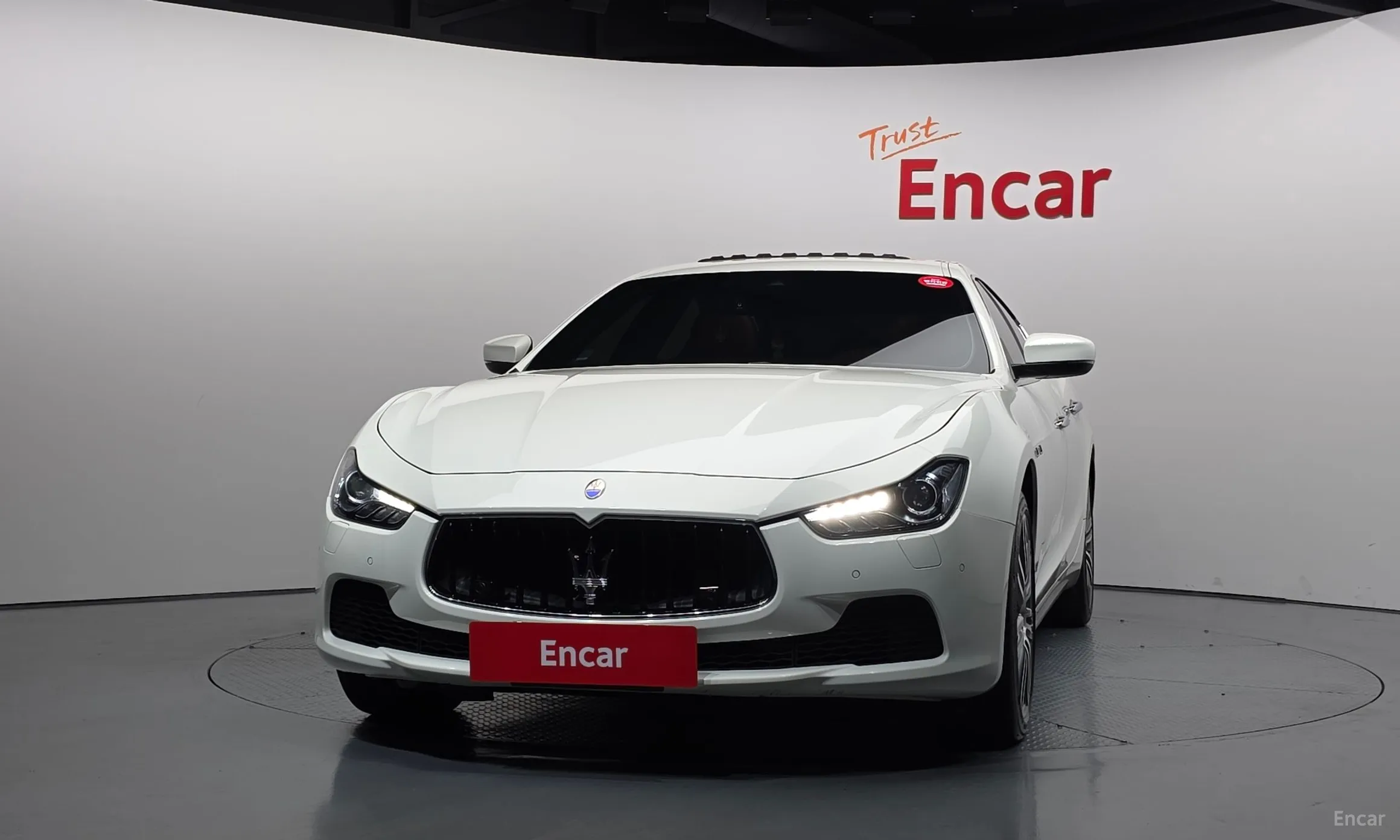 Maserati Ghibli превью 3