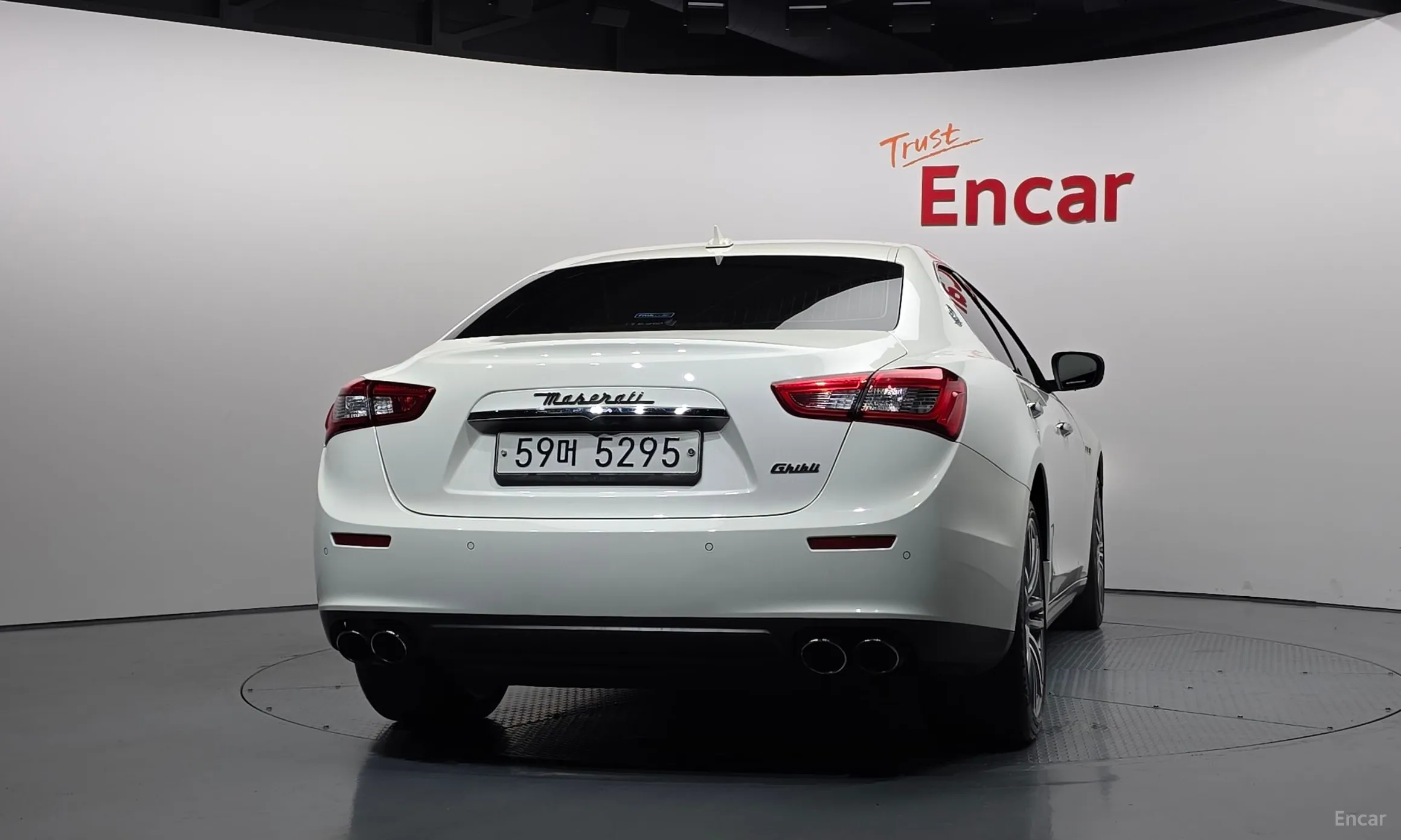 Maserati Ghibli превью 4