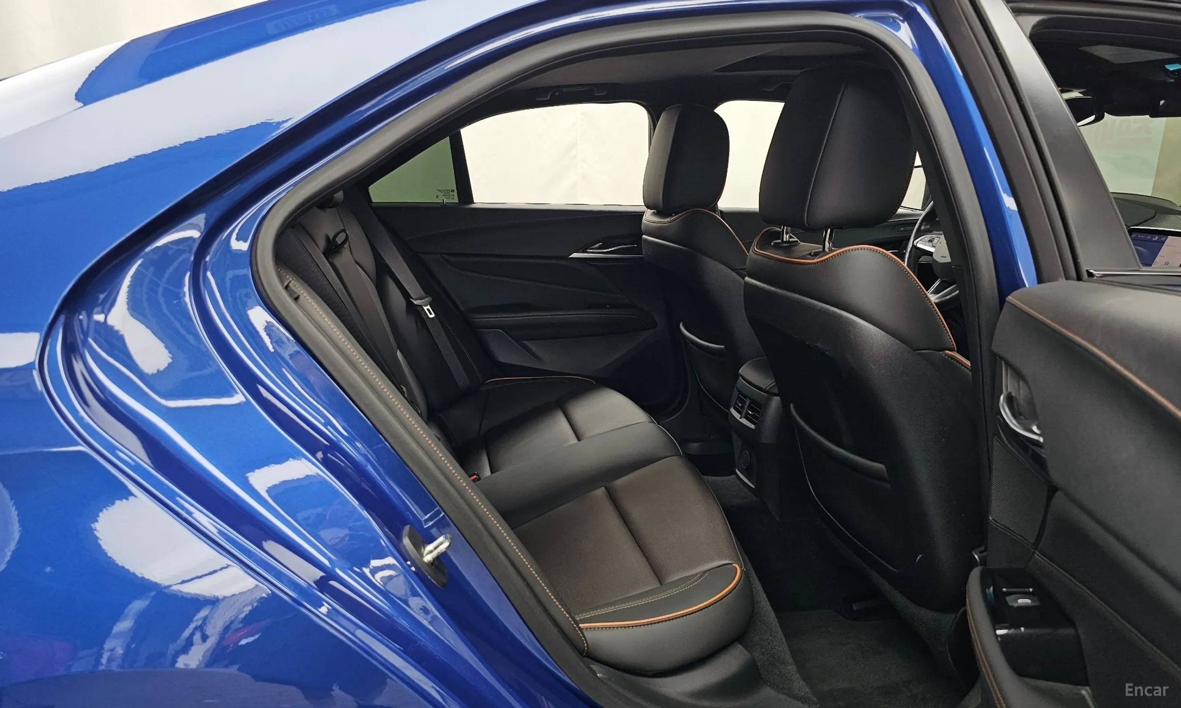 Cadillac CT4 превью 12