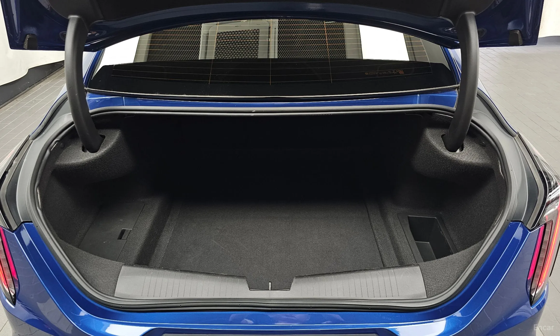 Cadillac CT4 превью 20