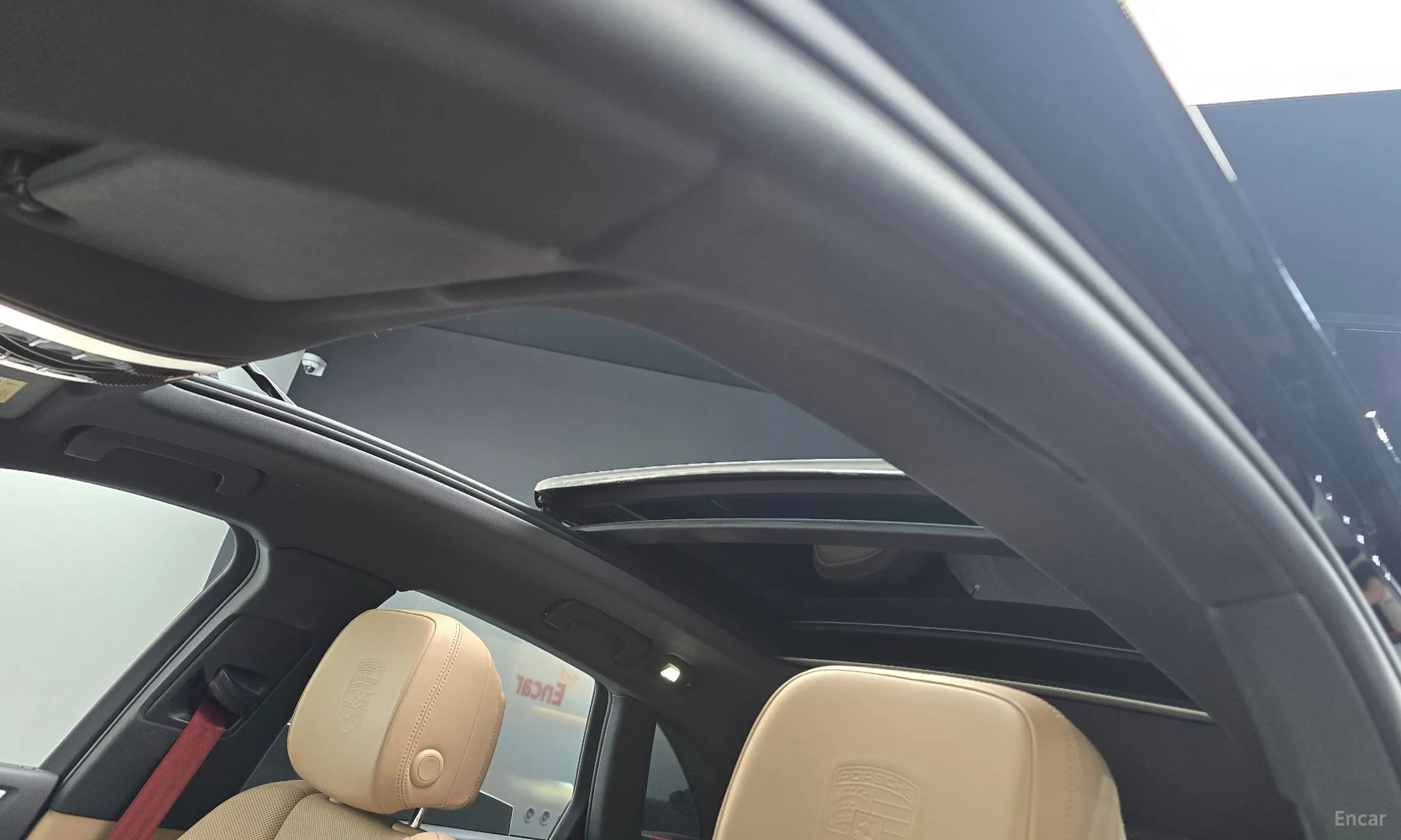 Porsche Macan превью 17
