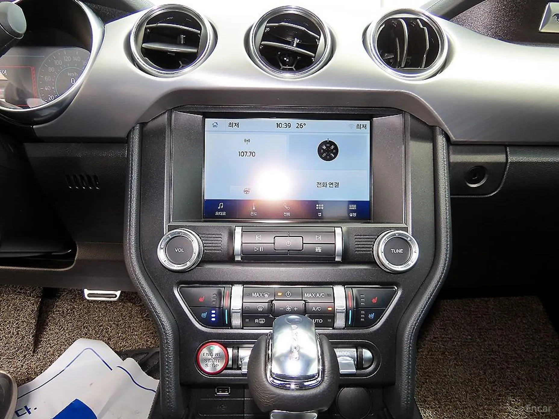 Ford Mustang превью 13