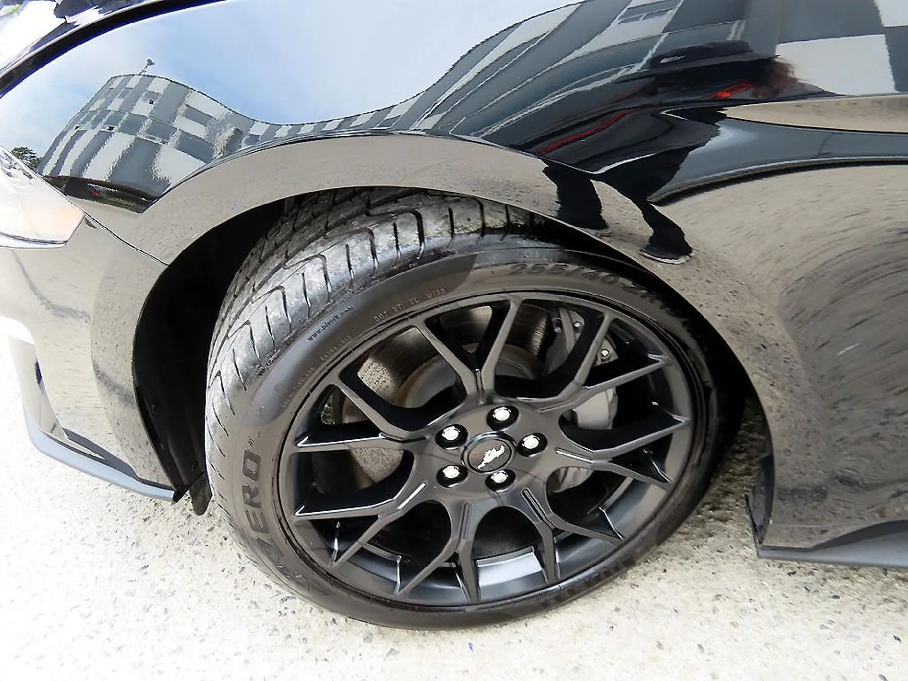 Ford Mustang превью 18