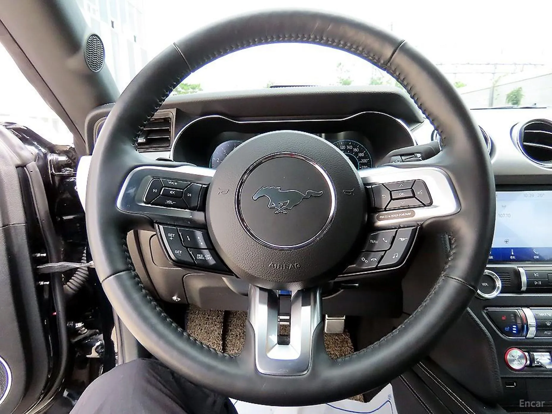 Ford Mustang превью 8