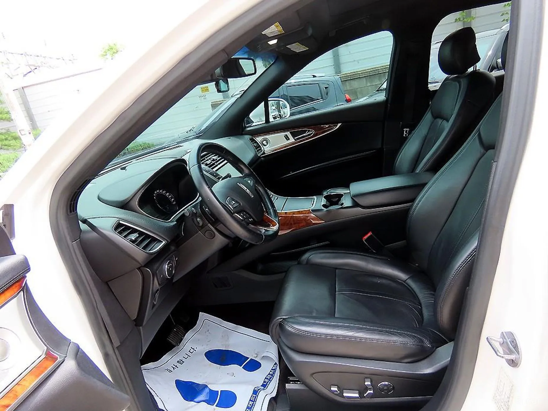 Lincoln MKX 2nd Generation превью 5