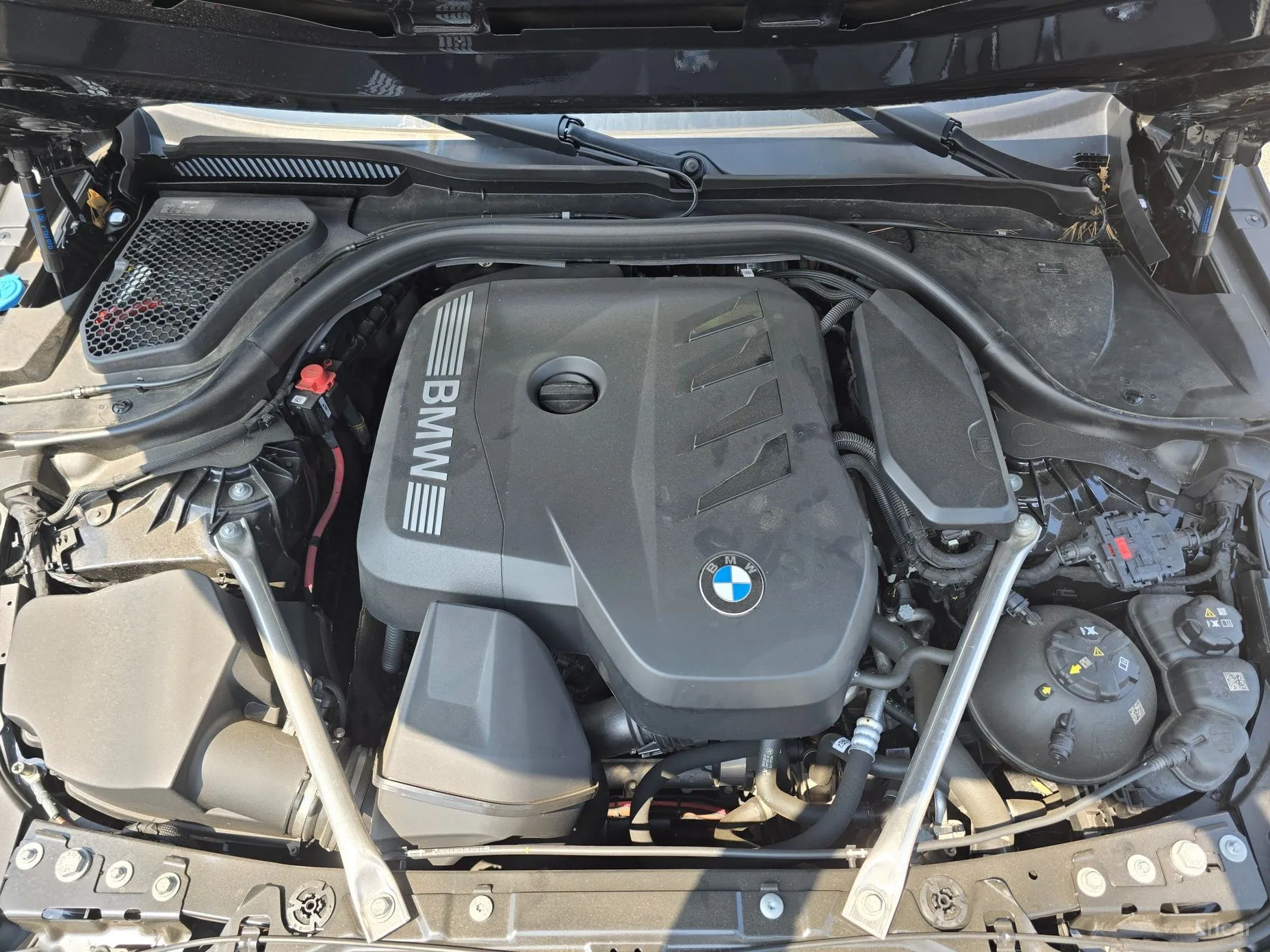 BMW 5 Series (G60) превью 6