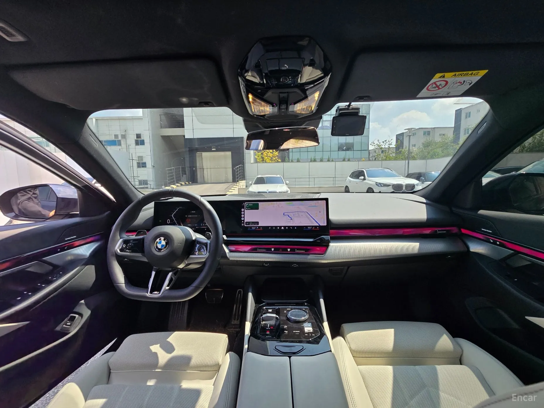 BMW 5 Series (G60) превью 8