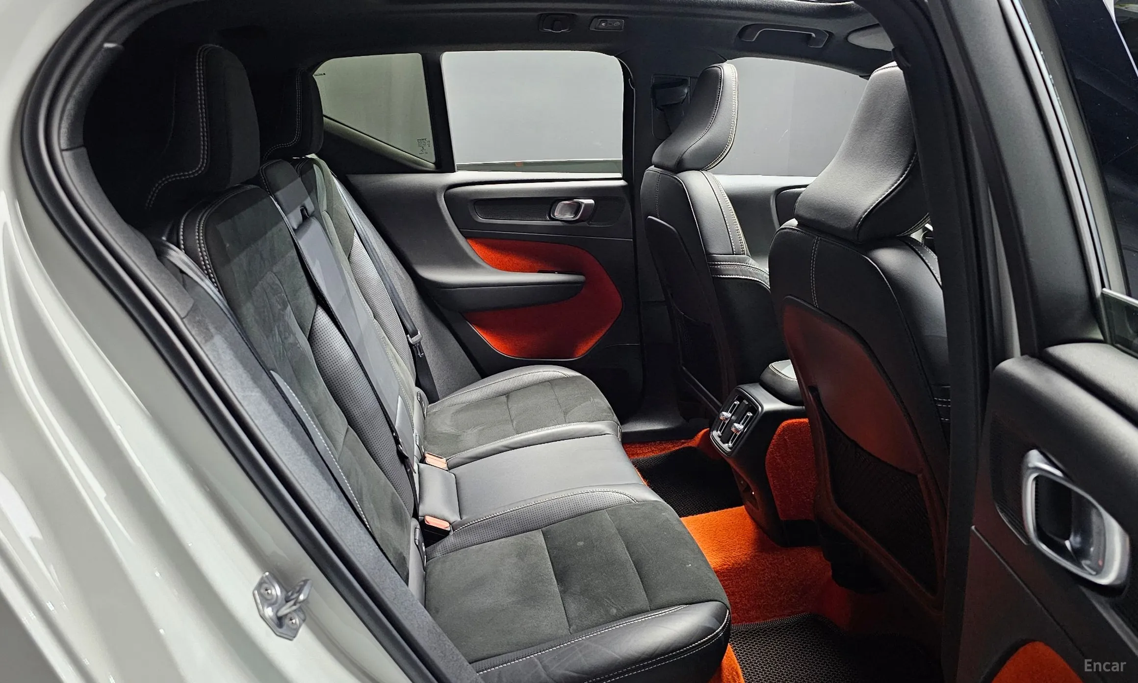 Volvo XC40 превью 12